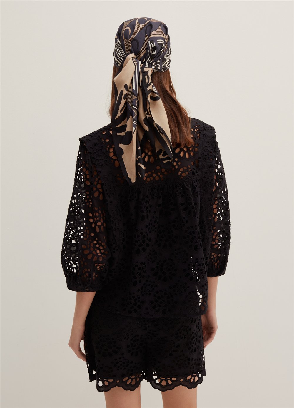 Broderie Anglaise Siyah Bluz