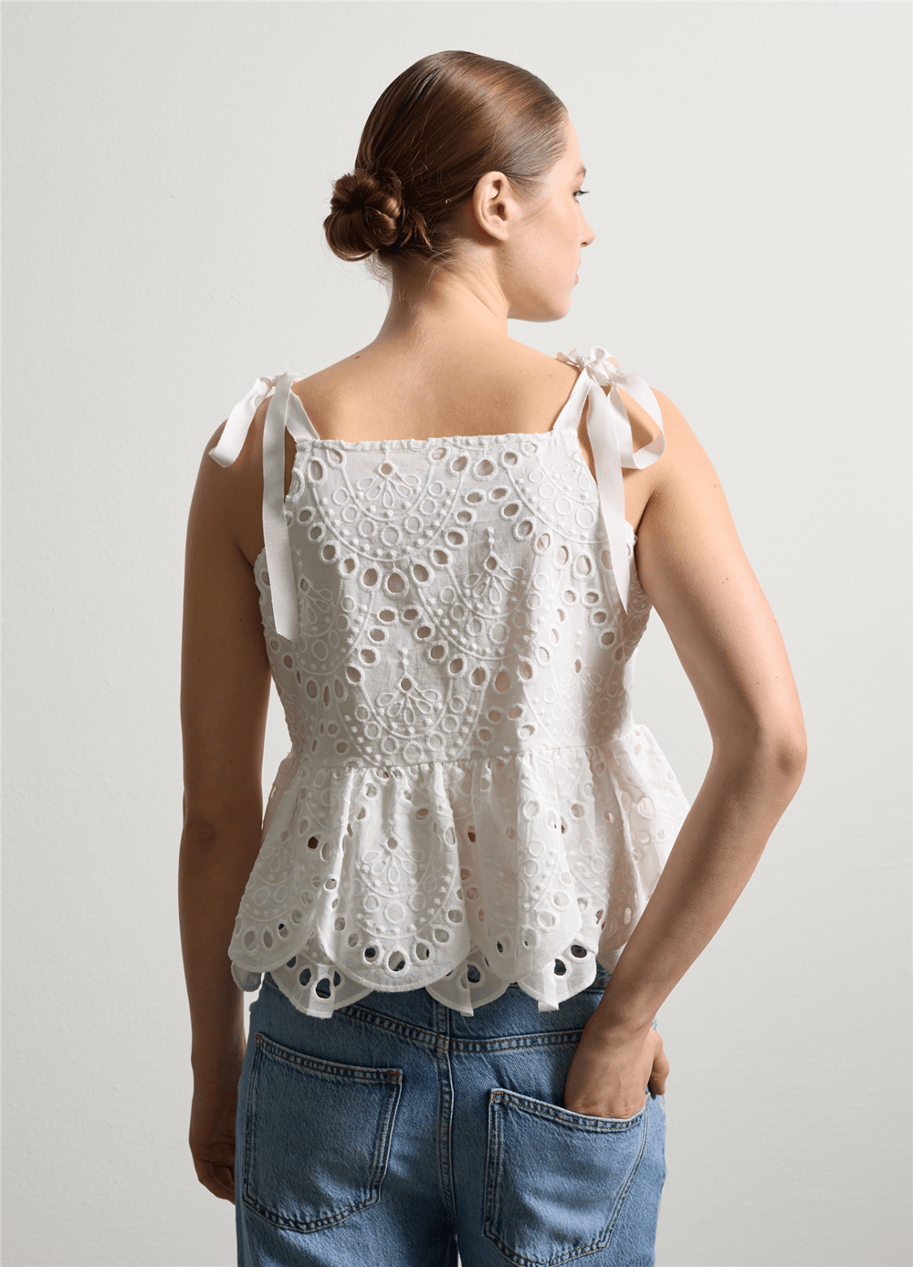 Fiyonk Detaylı Broderie Anglaise Üst