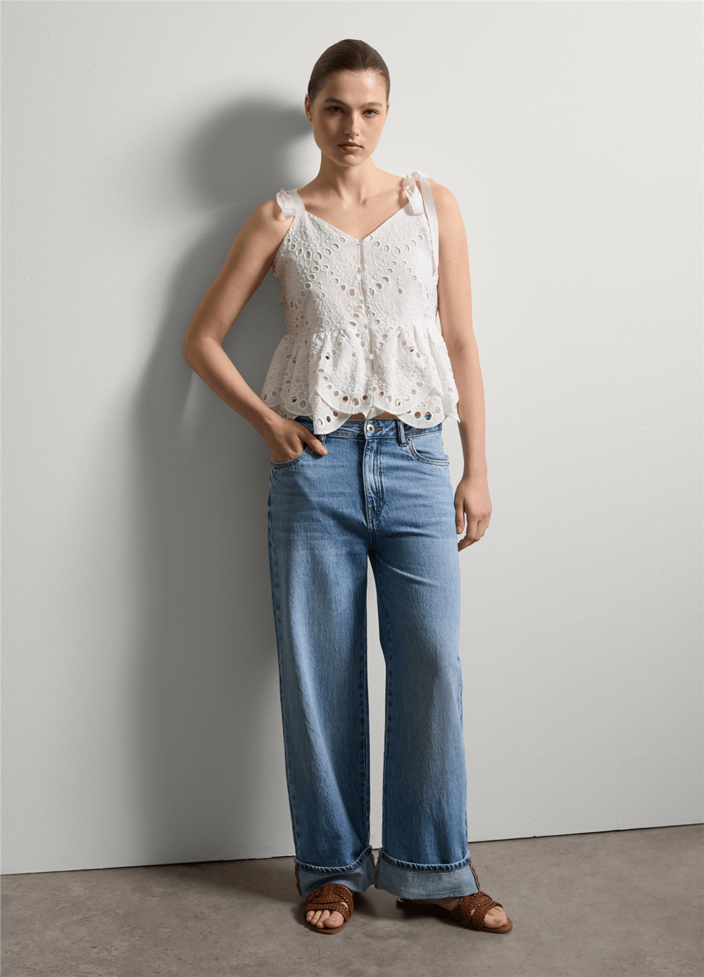 Fiyonk Detaylı Broderie Anglaise Üst