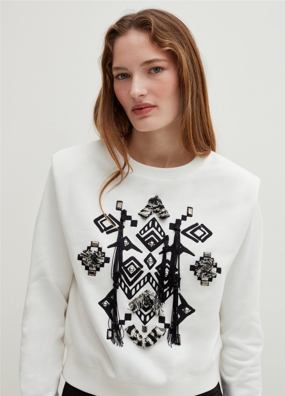 Geleneksel İşlemeli Bol Kesim Sweatshirt