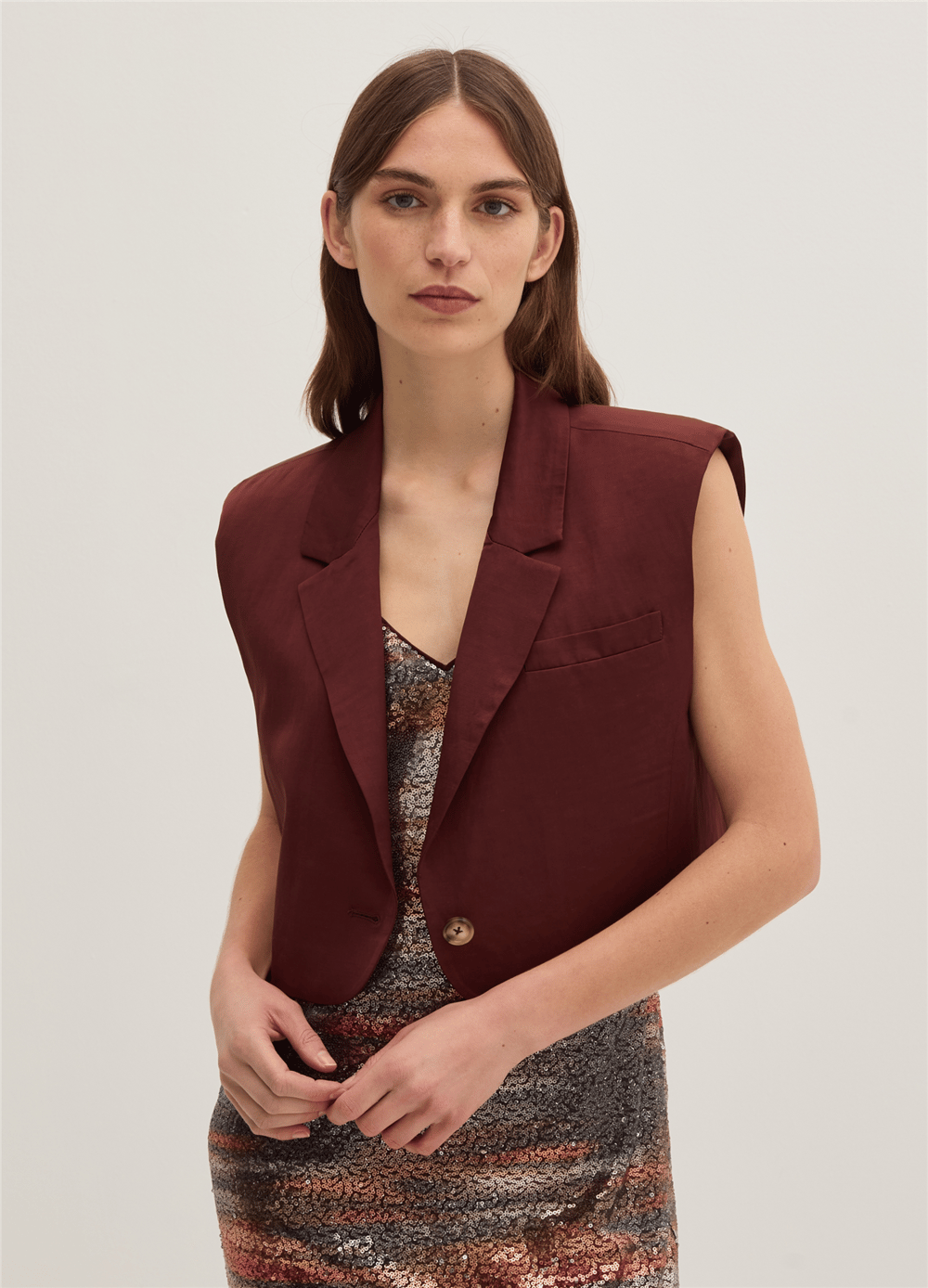 Kısa Kolsuz Ve Kutu Kesim Kahverengi Blazer