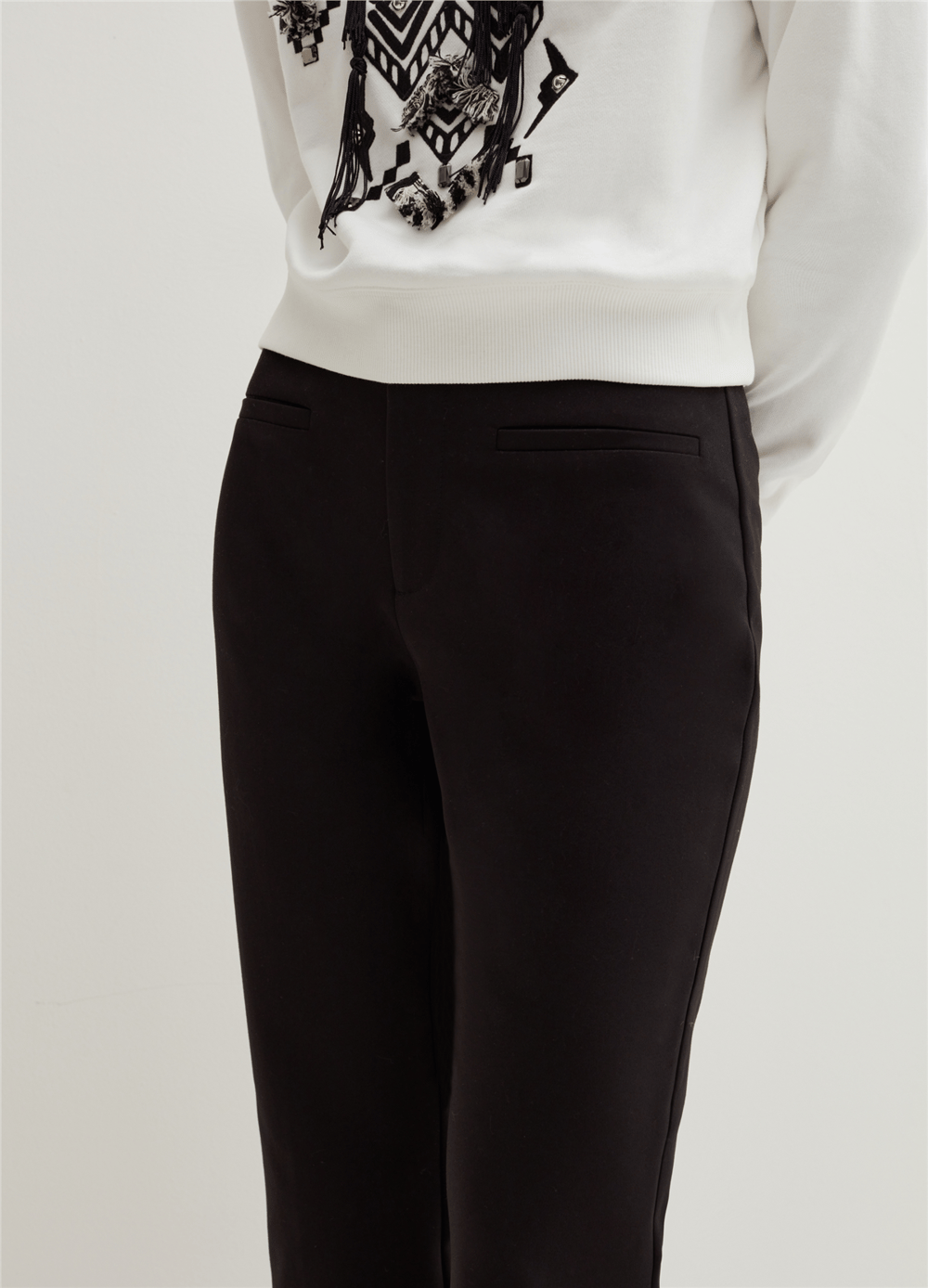 Kısa Siyah Flare Pantolon