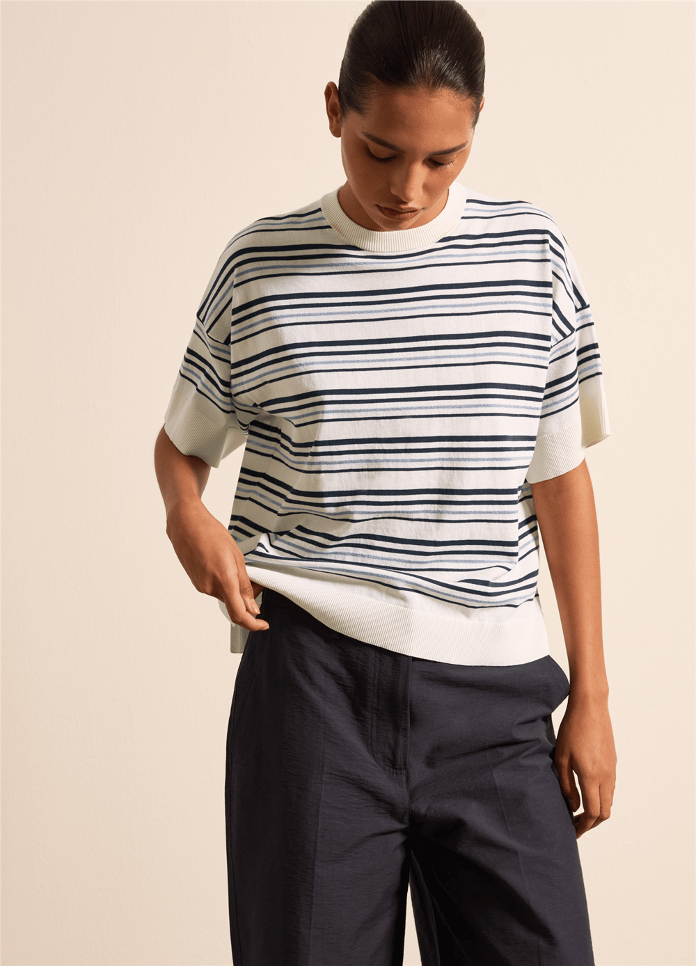 Lurex Detaylı Çizgili Crepe Beyaz Tişört