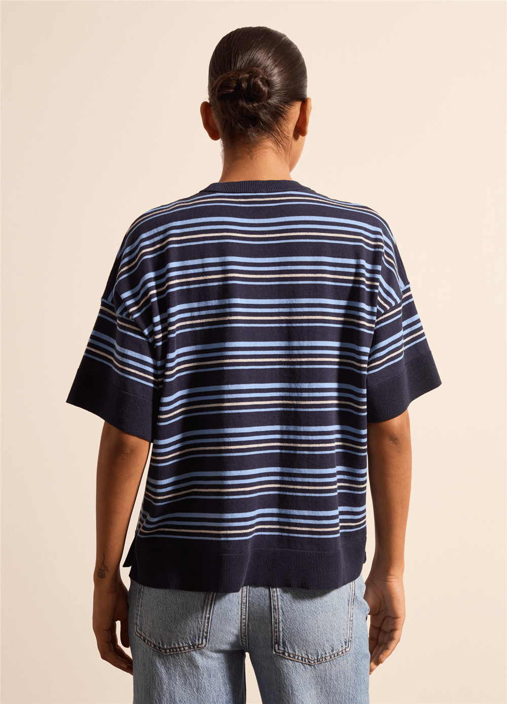 Lurex Detaylı Çizgili Crepe Siyah Tişört
