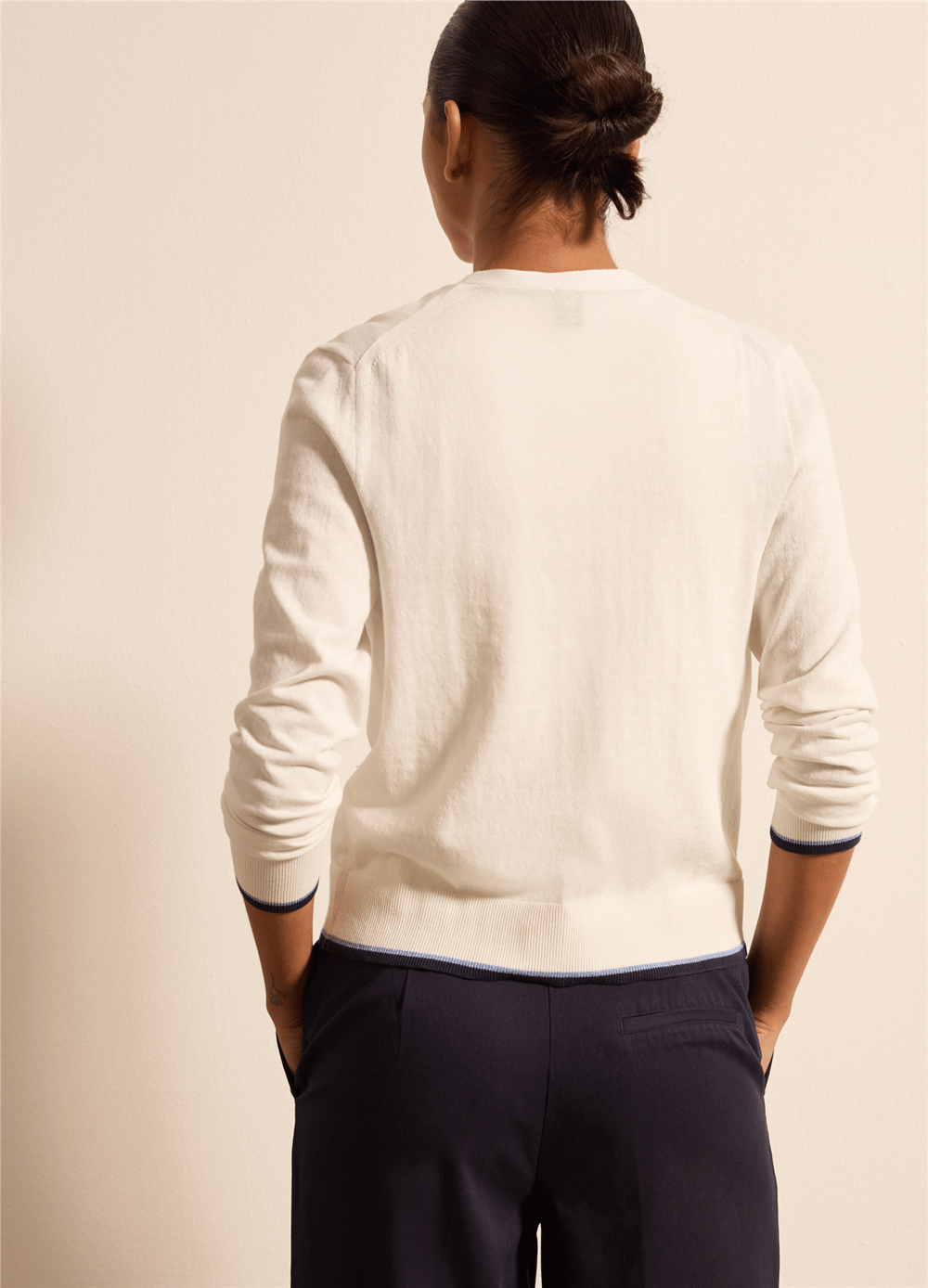 Lurex Şerit Detaylı Crepe Bej Hırka