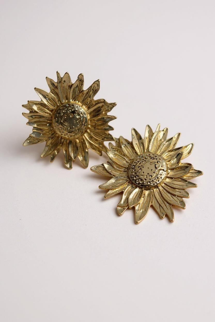 ÇİÇEK DESENLİ GOLD KÜPE