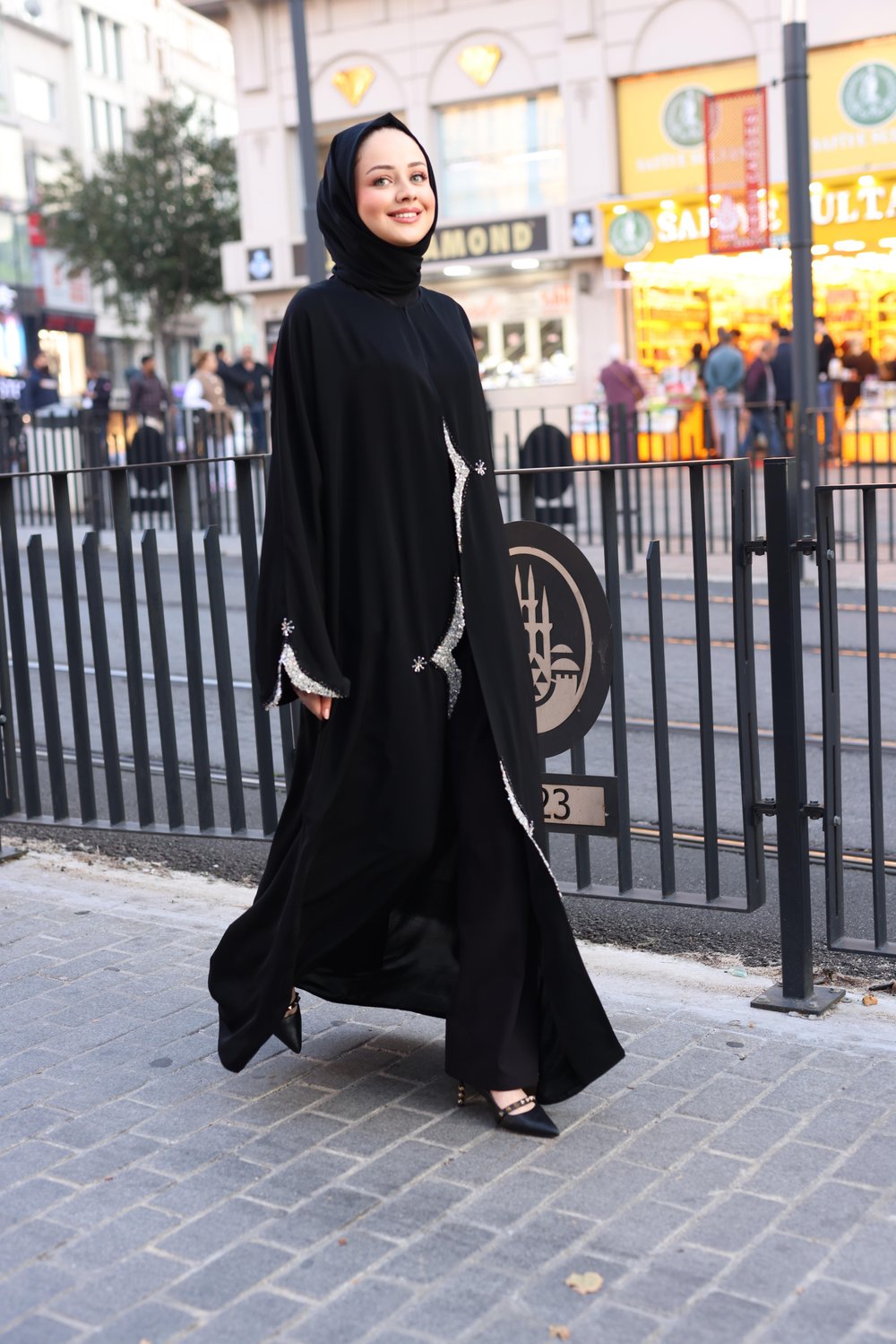 MELEK KANADI ABAYA