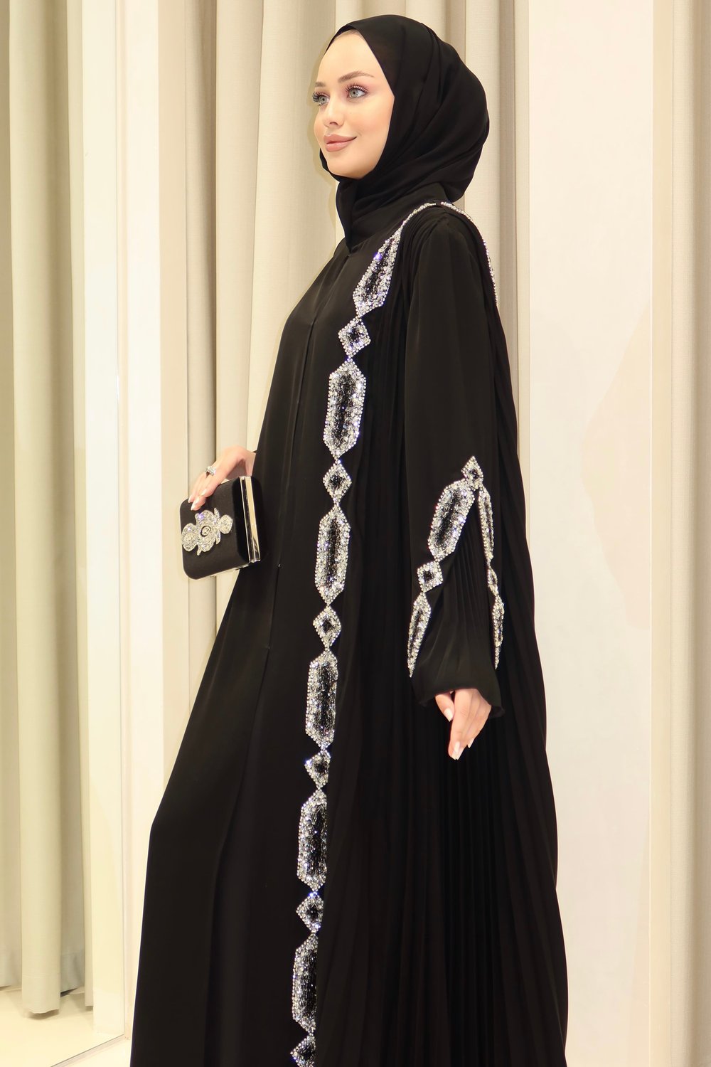 PİLİSE DETAY ABAYA