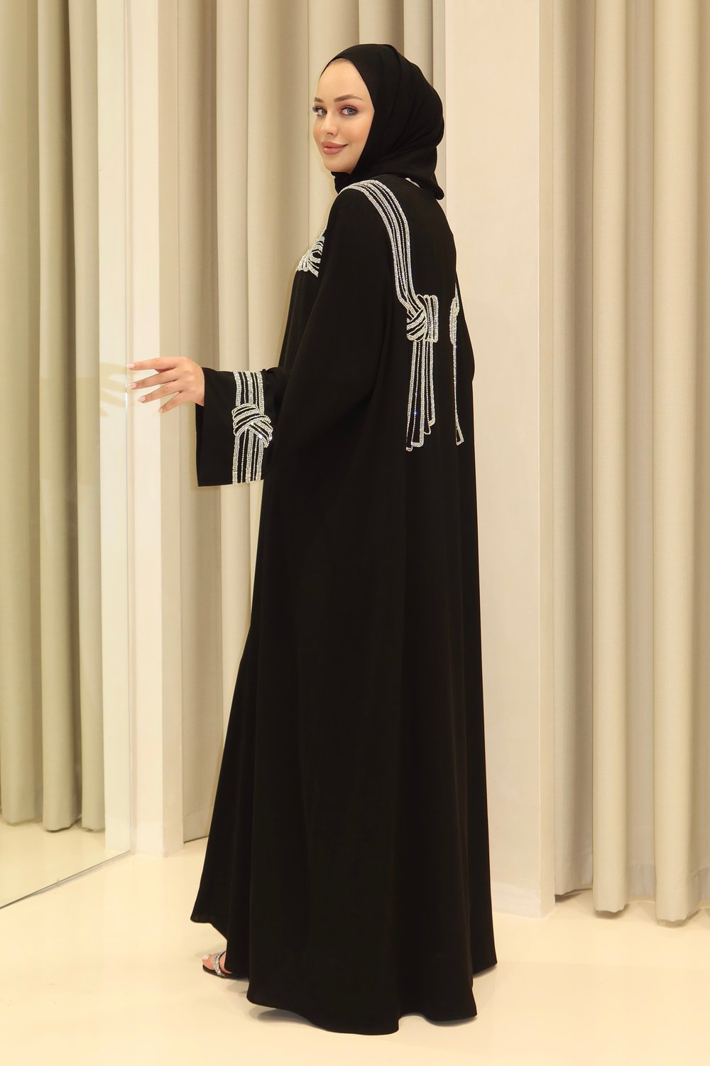 YUTAB ABAYA