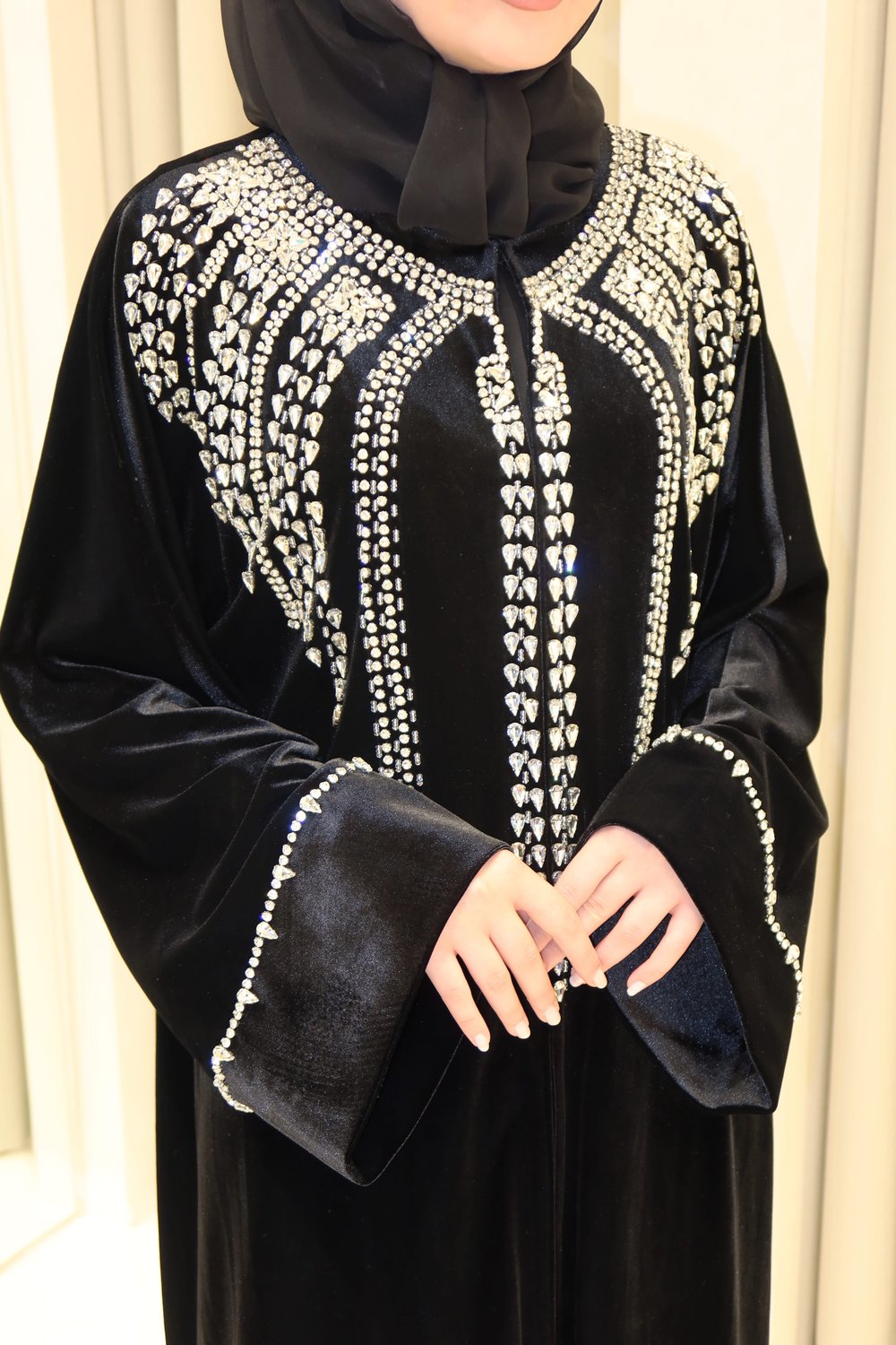 ZÜHA KADİFE ABAYA