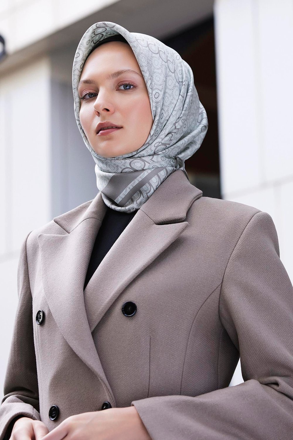 Monogram Desenli Twill İpek Eşarp