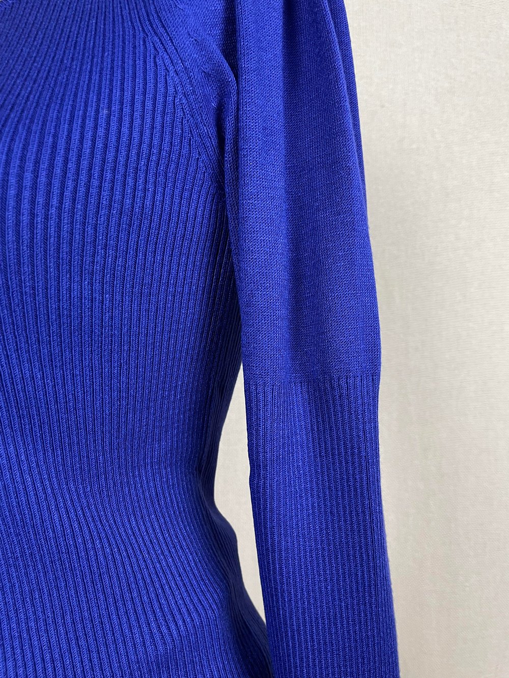 Yaka Pencereli İnce Fitilli Fit Triko Bluz