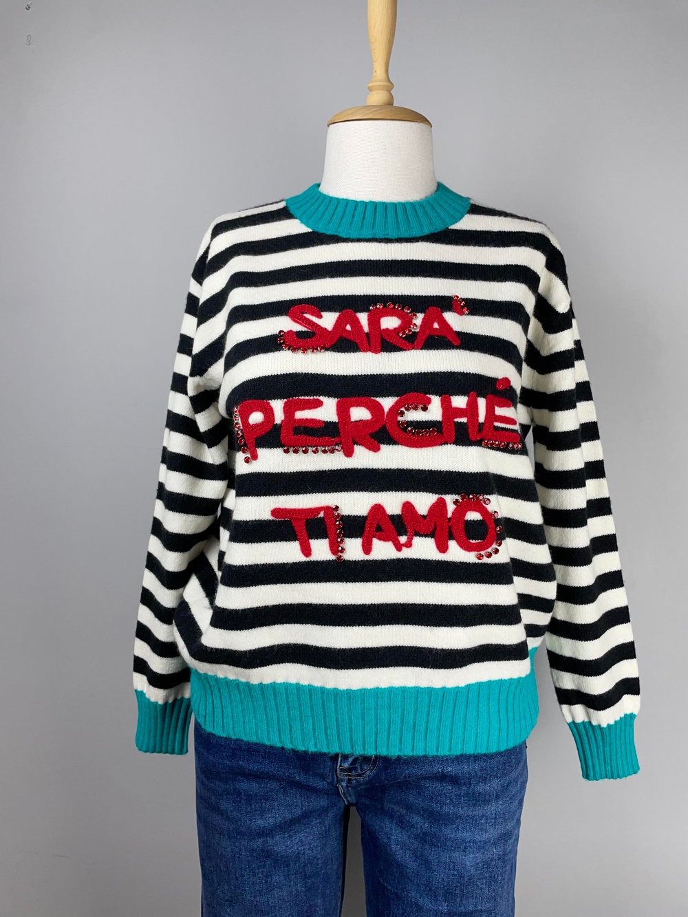 Yün Çizgili Önü Taş Detaylı Kazak