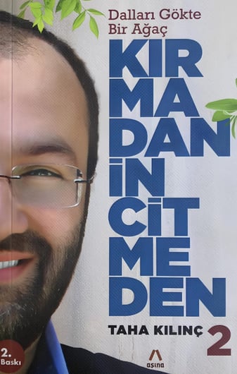 Dalları Gökte Bir Ağaç