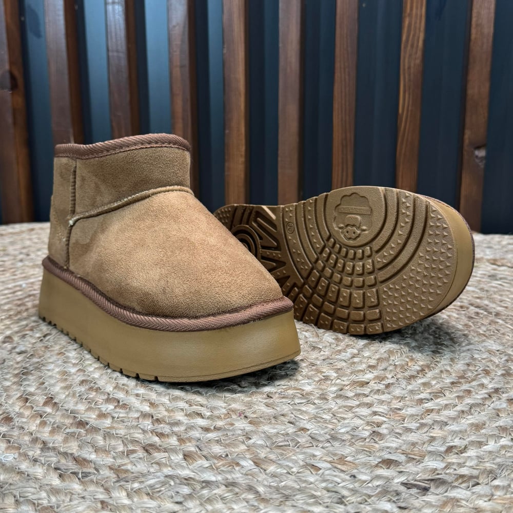 UGG TABA BOT M4546