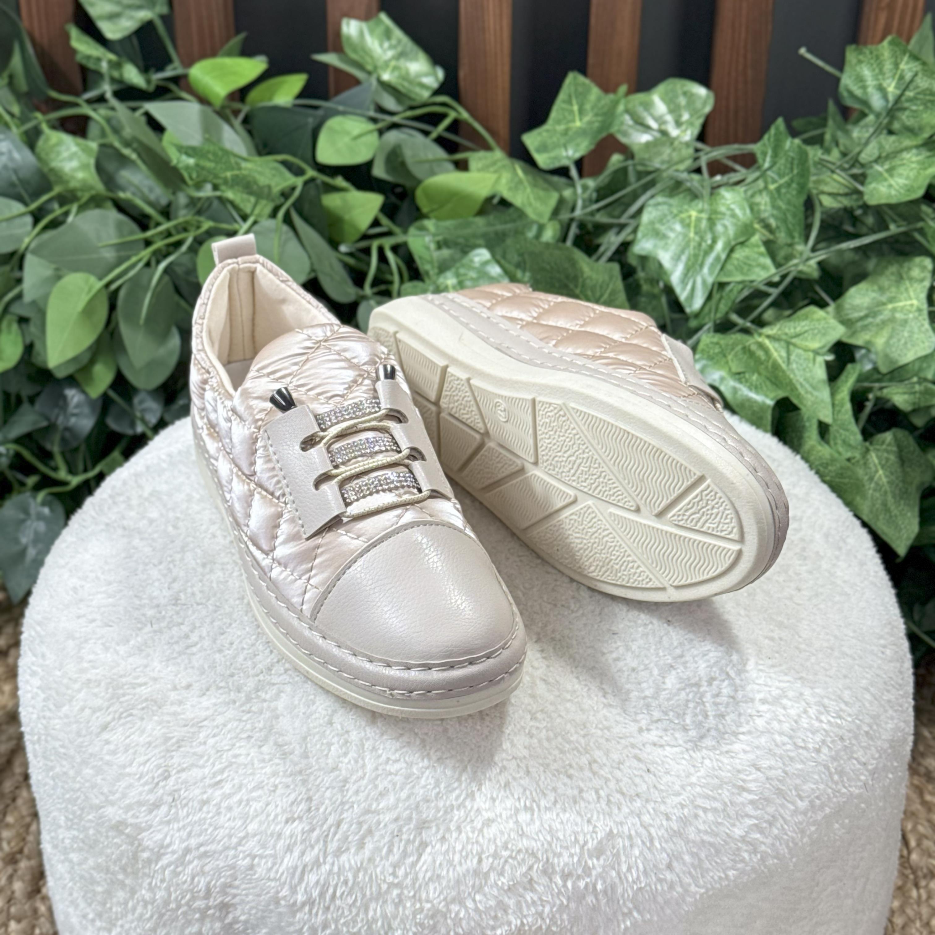 PARAŞÜT KUMAŞ BAĞCIKSIZ TAŞLI SNEAKERS M1184
