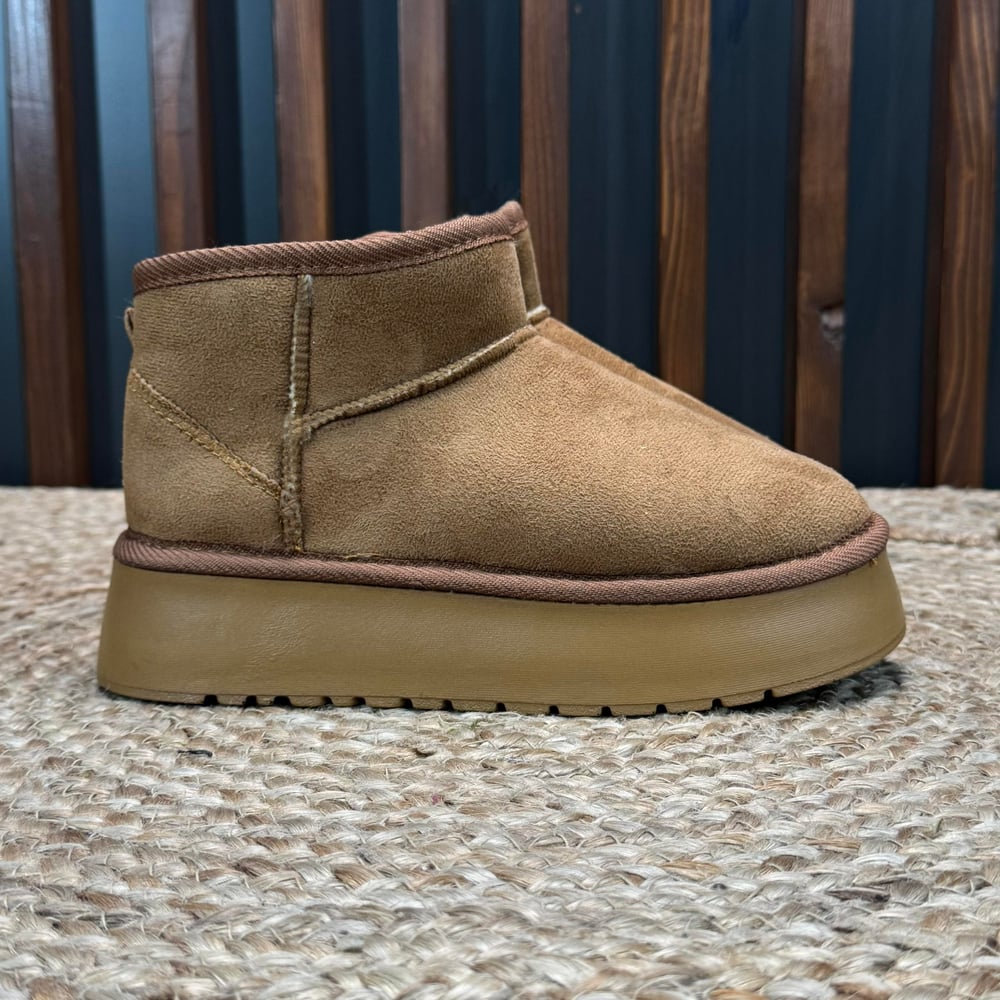 UGG TABA BOT M4546