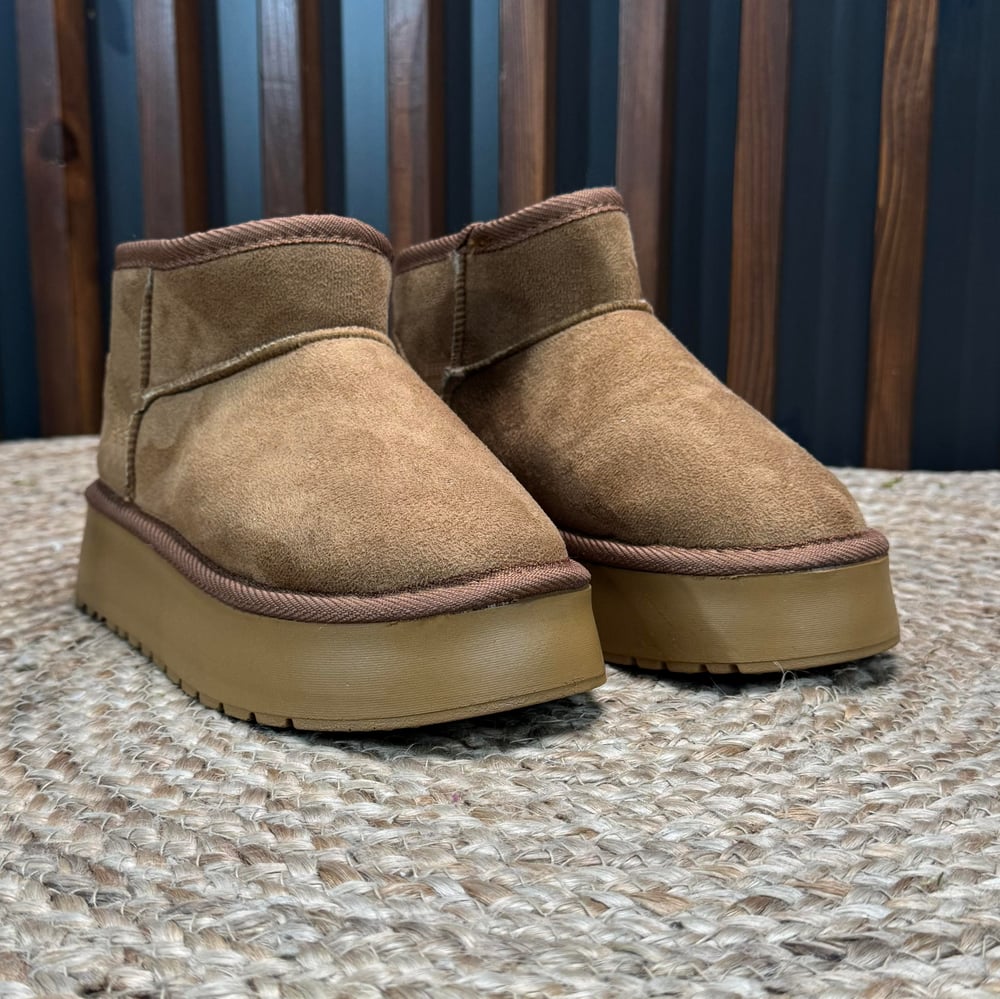 UGG TABA BOT M4546