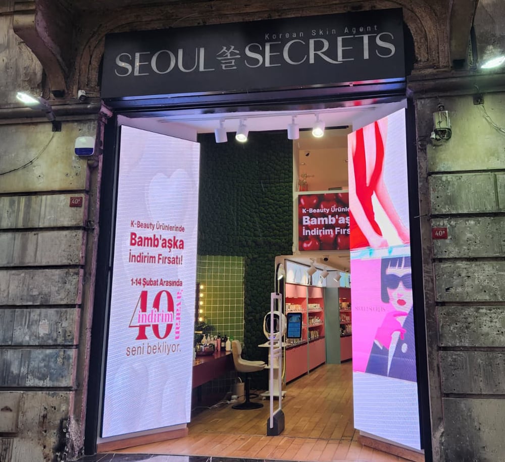 Seoul Secrets İstiklal Caddesi Kore Kozmetik Mağazası Girişi