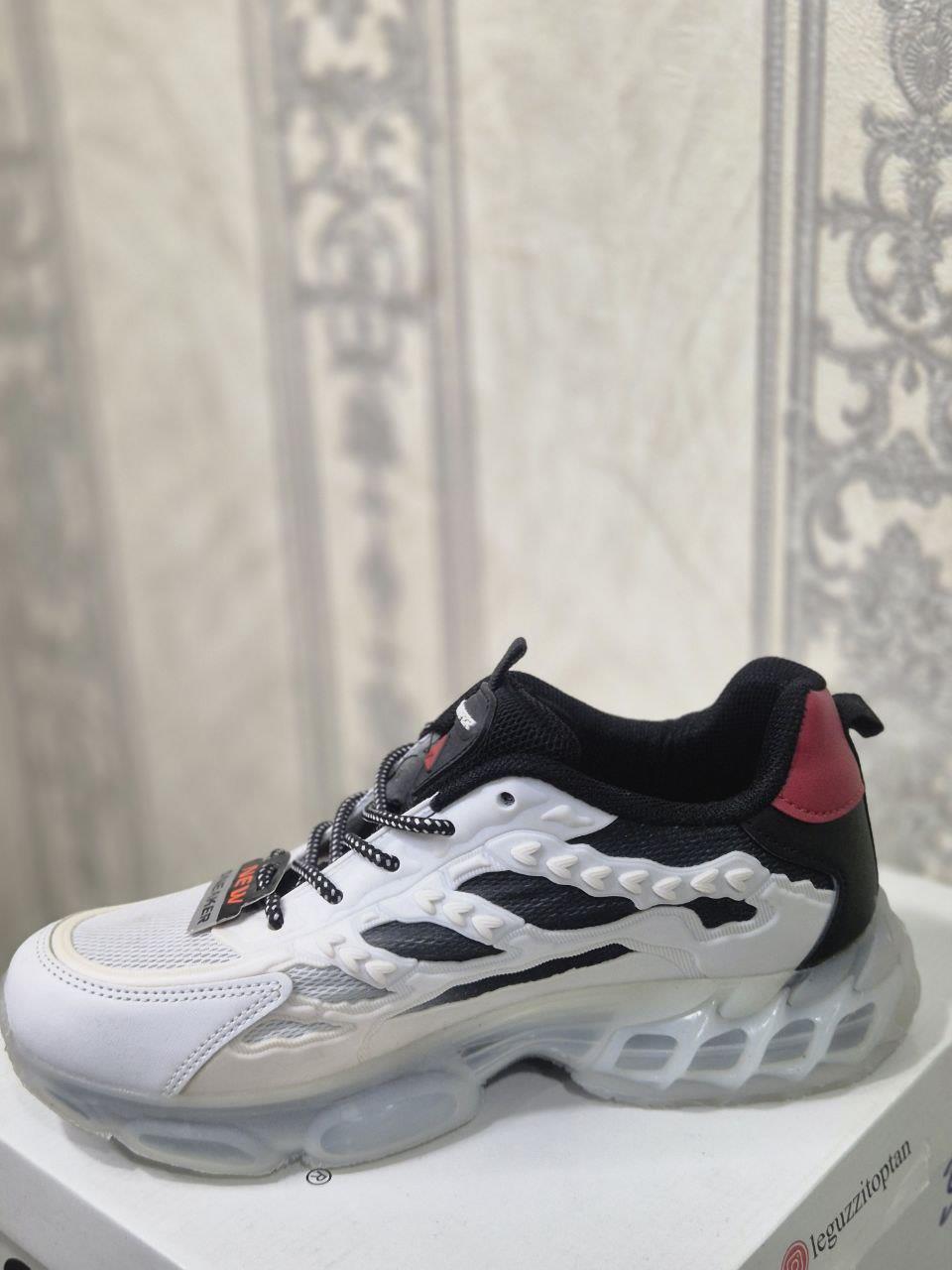 Şeffaf Taban Modern Sneaker