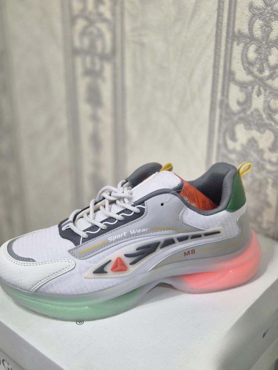 Şeffaf Taban Modern Sneaker
