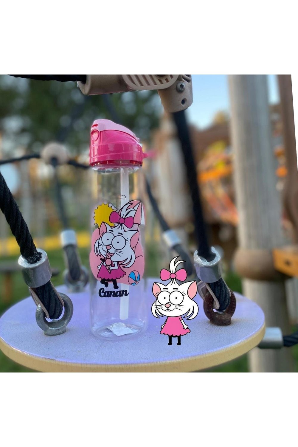 Kral Şakir Hayranları Desenli-pipetli Tritan Matara 630 Cc Pembe