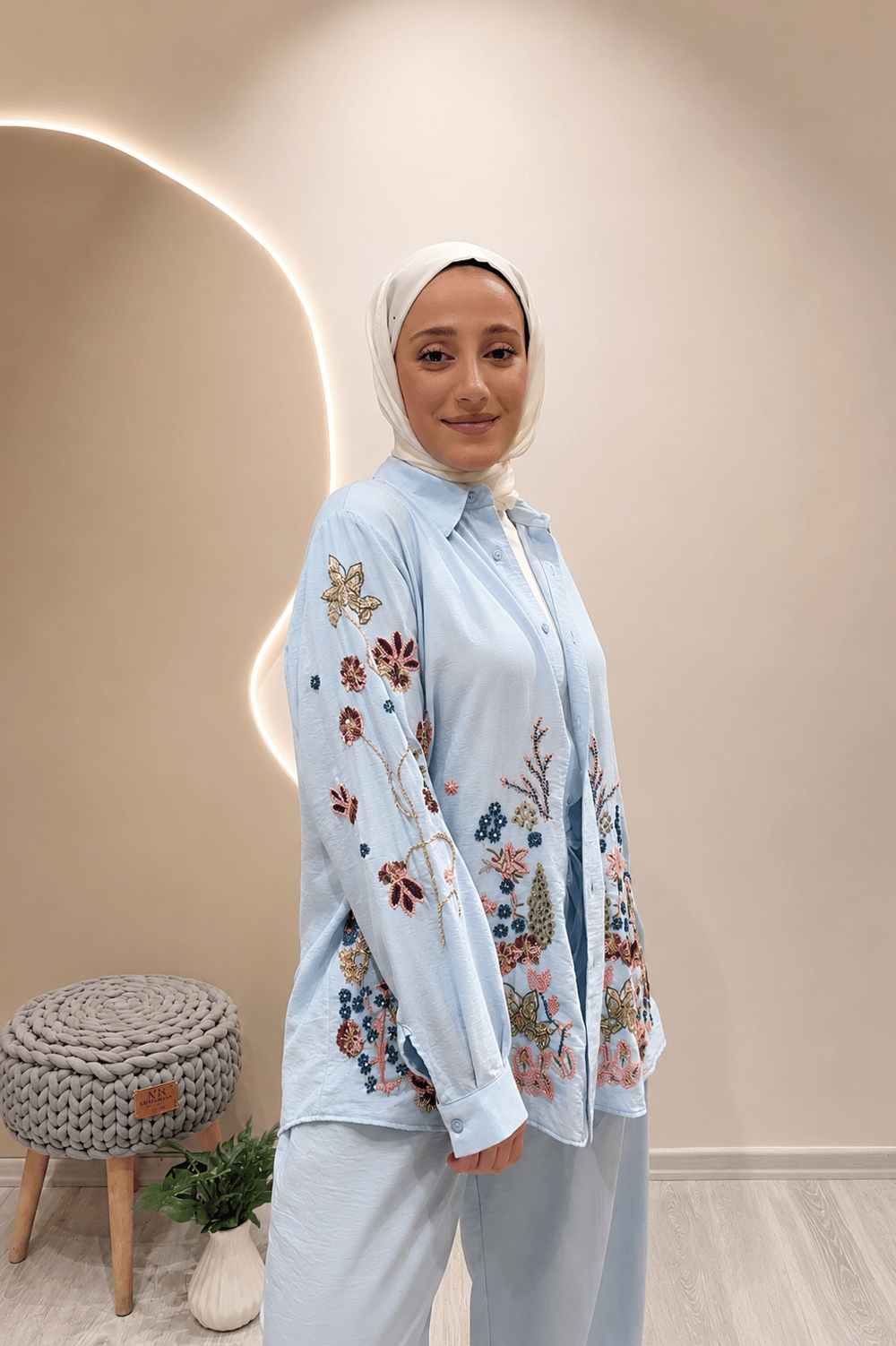TAŞ İŞLEMELİ GÖMLEK Mavi