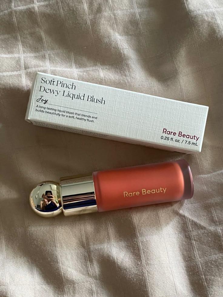 RARE BEAUTY liquid blush (JOY)