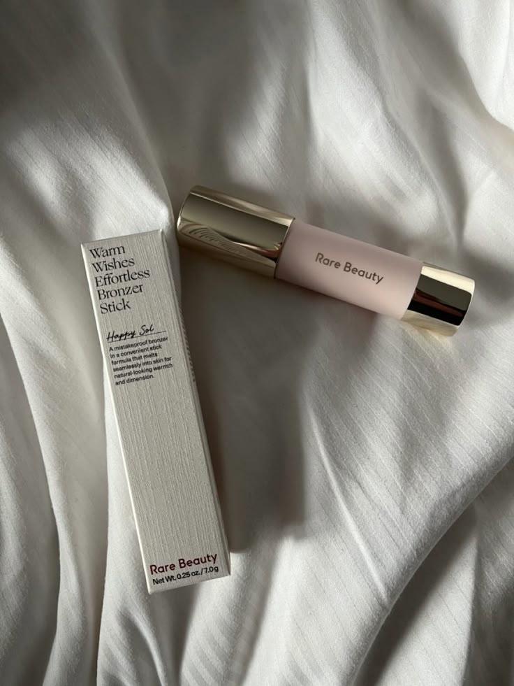 RARE BEAUTY Warm Wishes Effortless Bronzer - happy sol