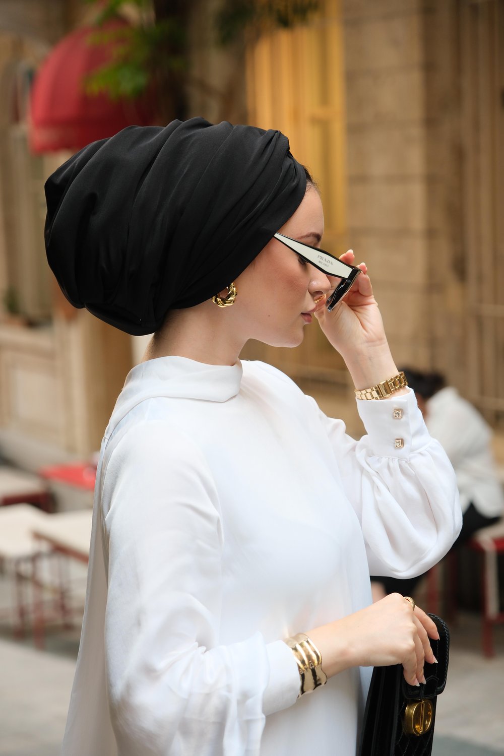 siyah düğüm dolgulu bone