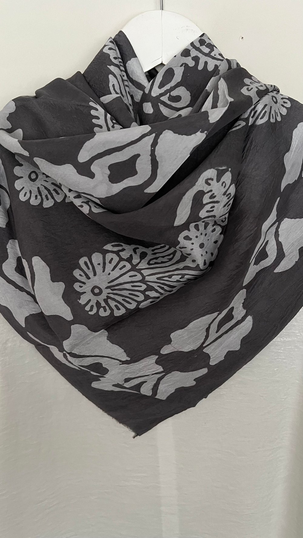 Gri Saf Koza İpek Kelagayi Eşarp 150x150