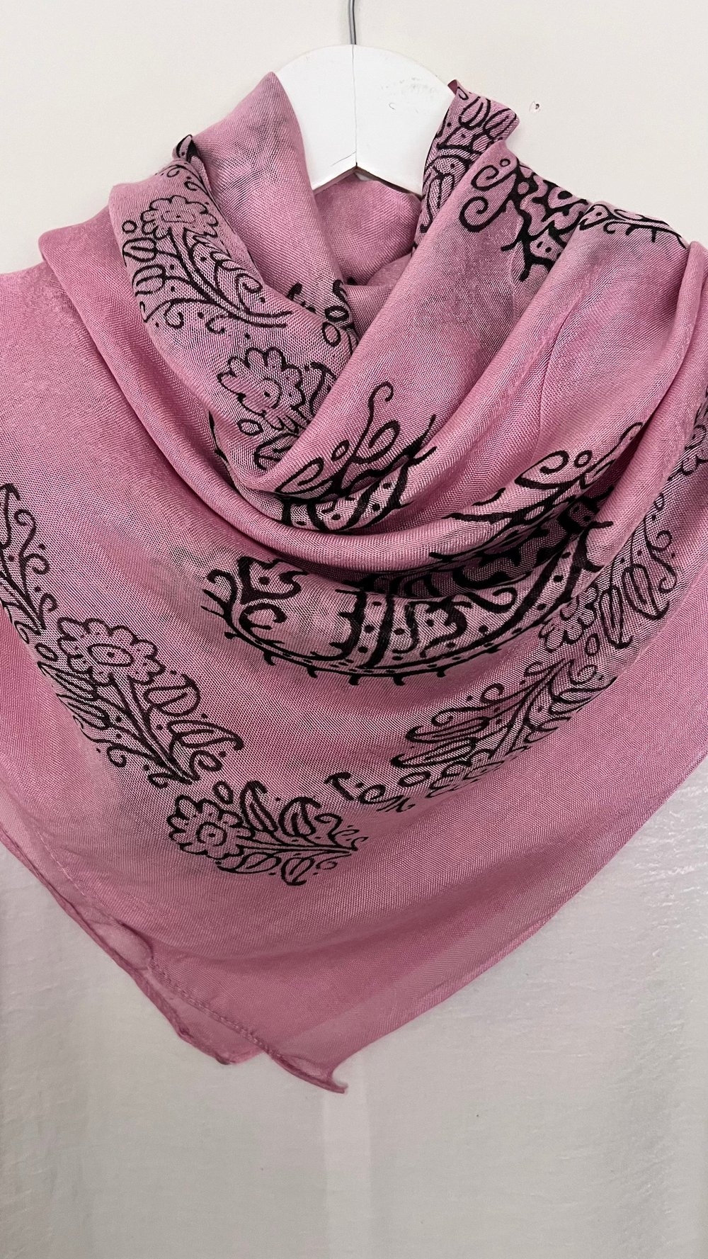 Pembe Kelagayi Eşarp 130x130