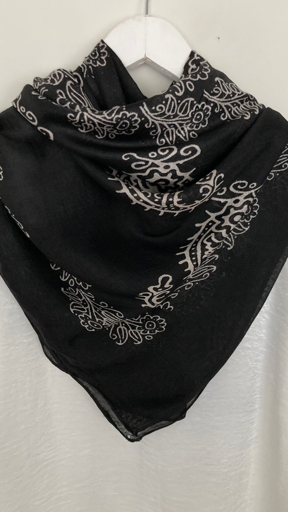 Siyah Kelagayi Eşarp 130x130