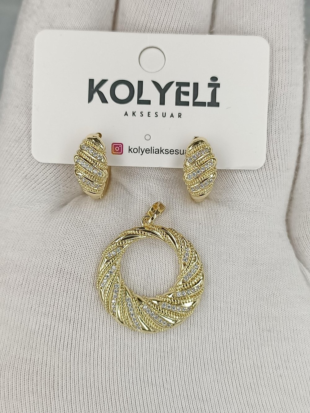 Kolyeli luna kolye ucu küpe set