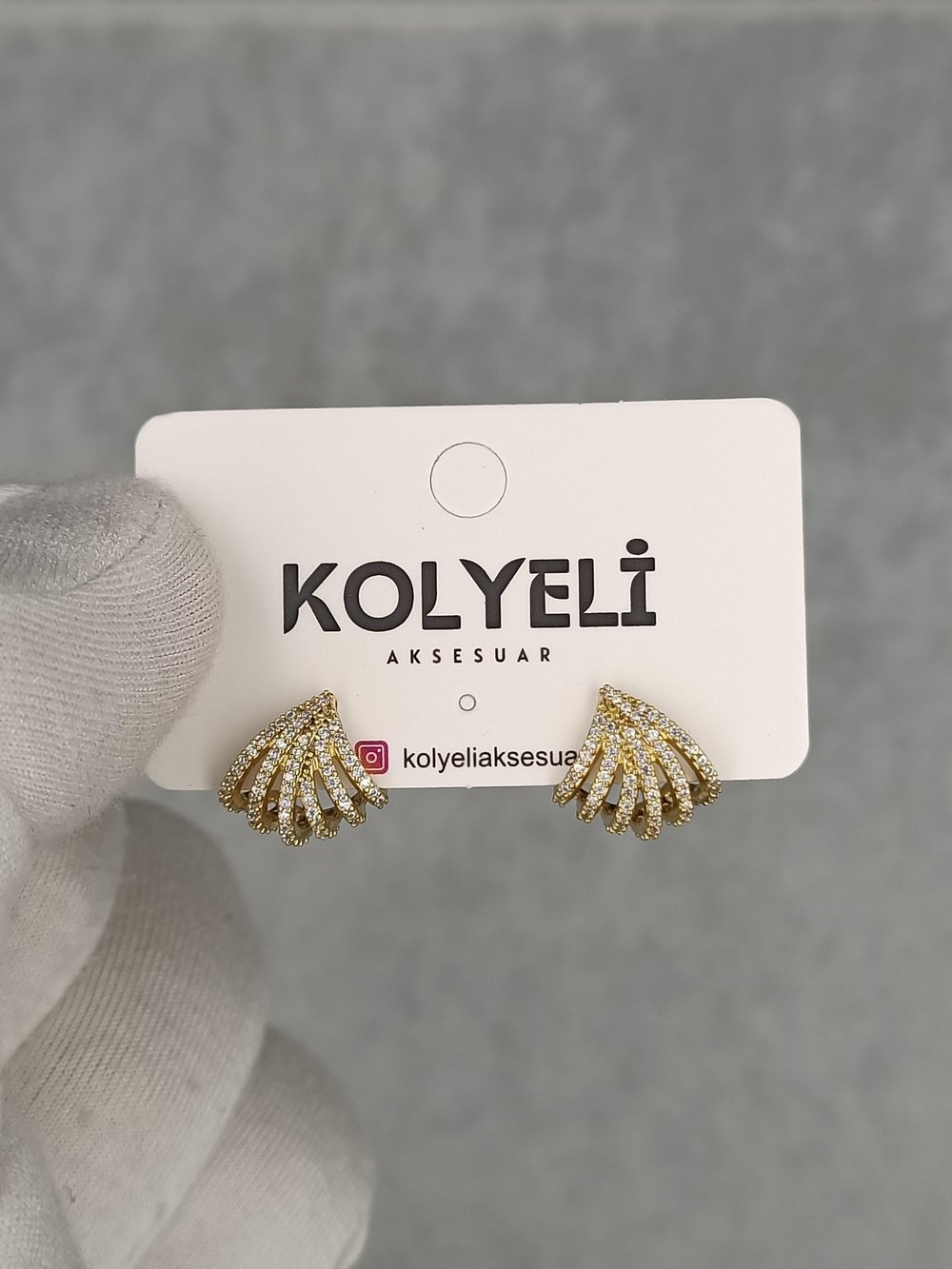 Kolyeli new28 küpe (14 ayar altın rengi)