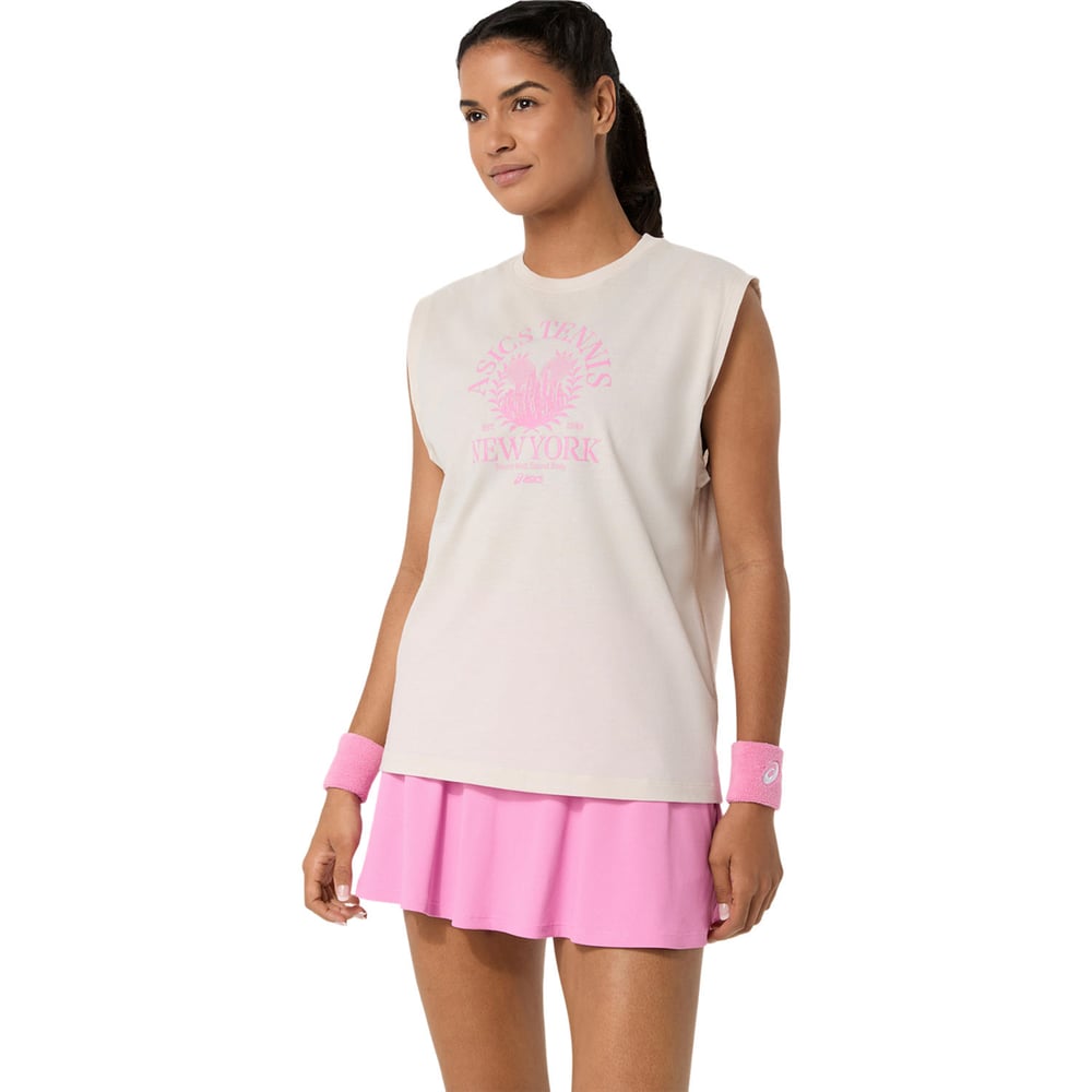 GAME SEASONAL GRAPHIC TOP