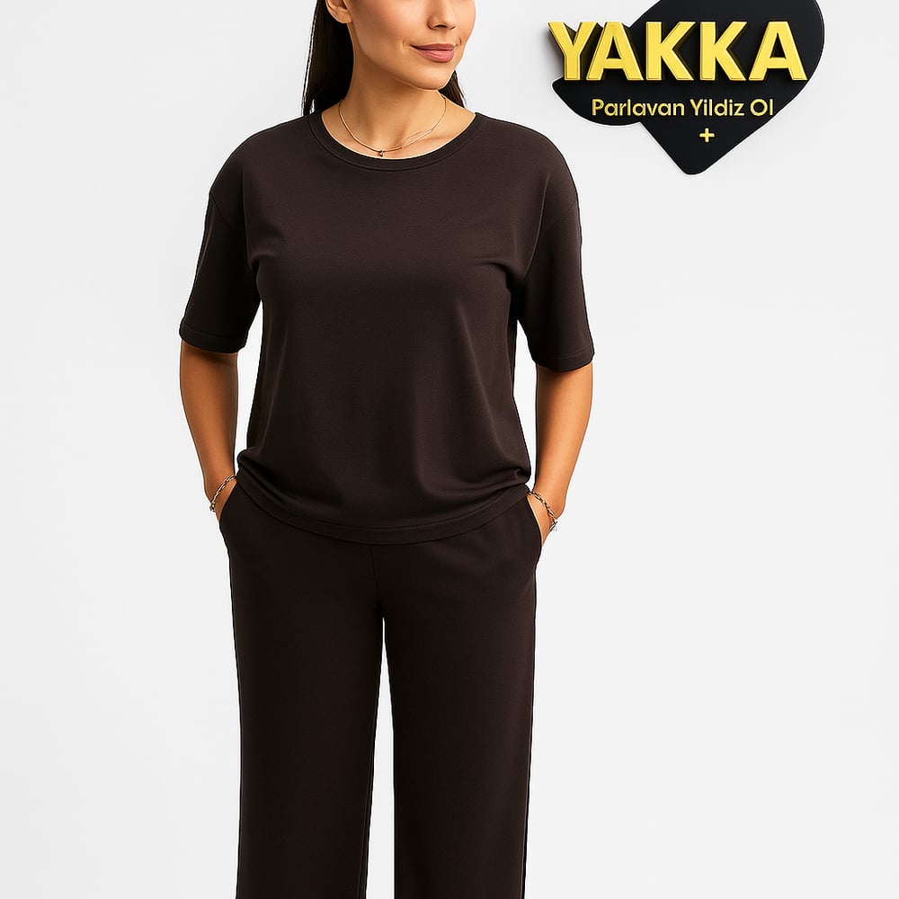  YAKKA Rahat Kesim Kahve  İkili Takım – T-Shirt & Pantolon