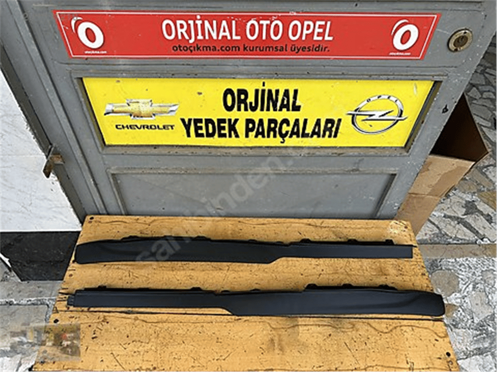 OPEL INSIGNIA B 2018 SONRASI ÖN TAMPON ALT LASTIGI : R 39108220