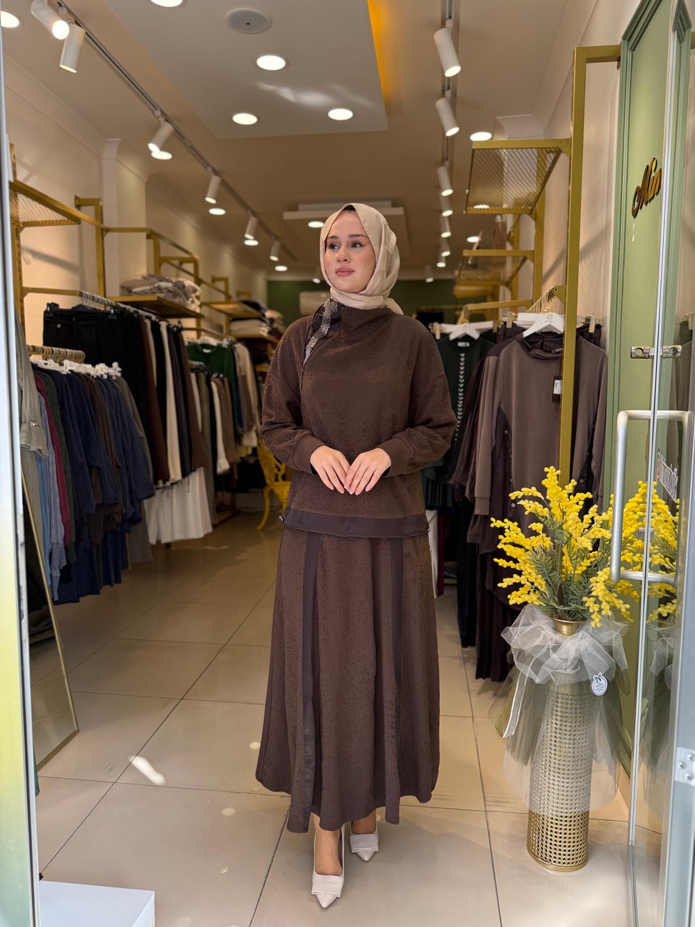 Lissmore 5939 Yaka Boncuk İşlemeli Etekli Takım Kahverengi