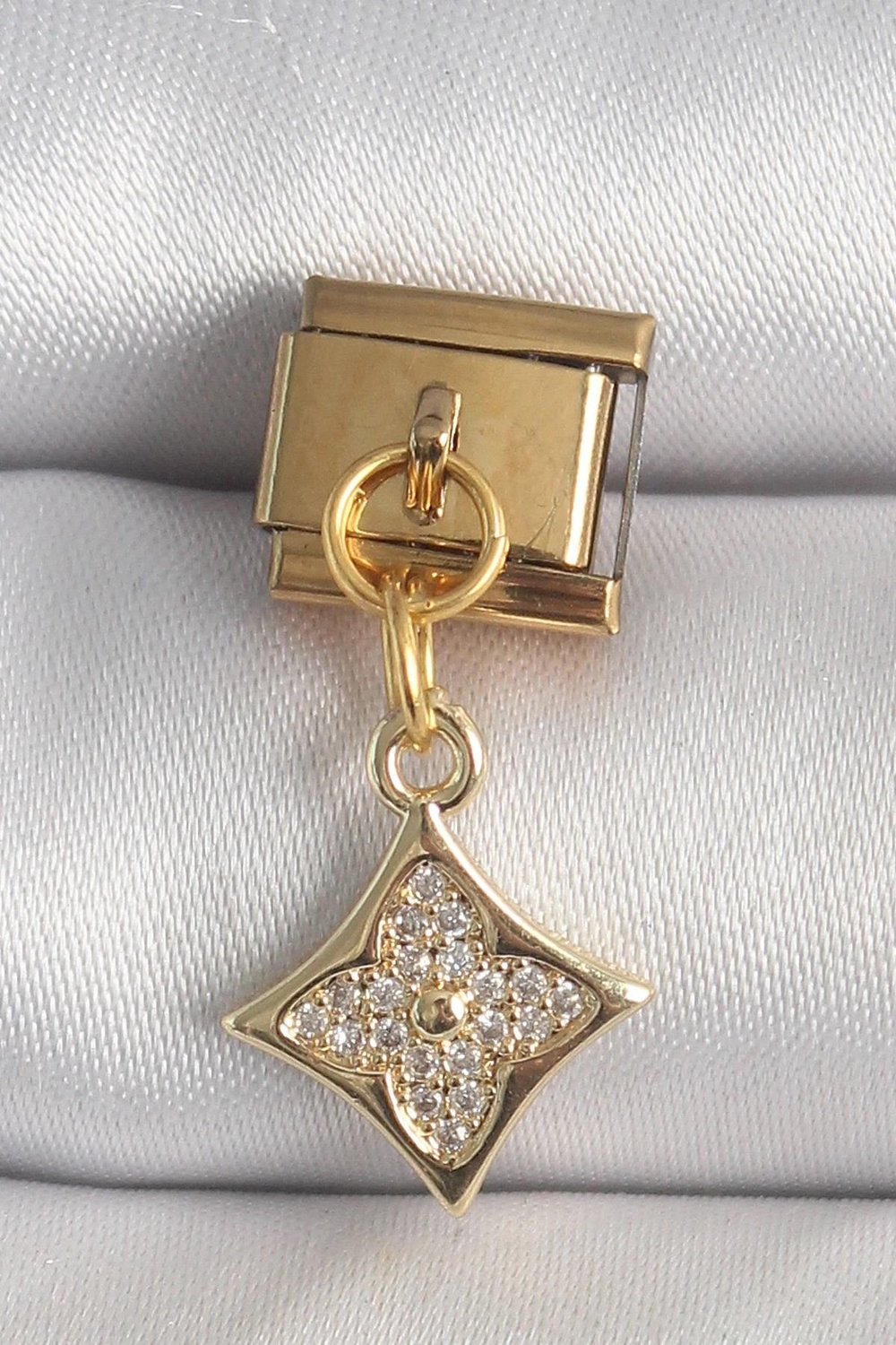 Mey İthalat® 316L Çelik Gold Renk Sallantı Zirkon Taşlı Çiçek İşlemeli Nomination Charm