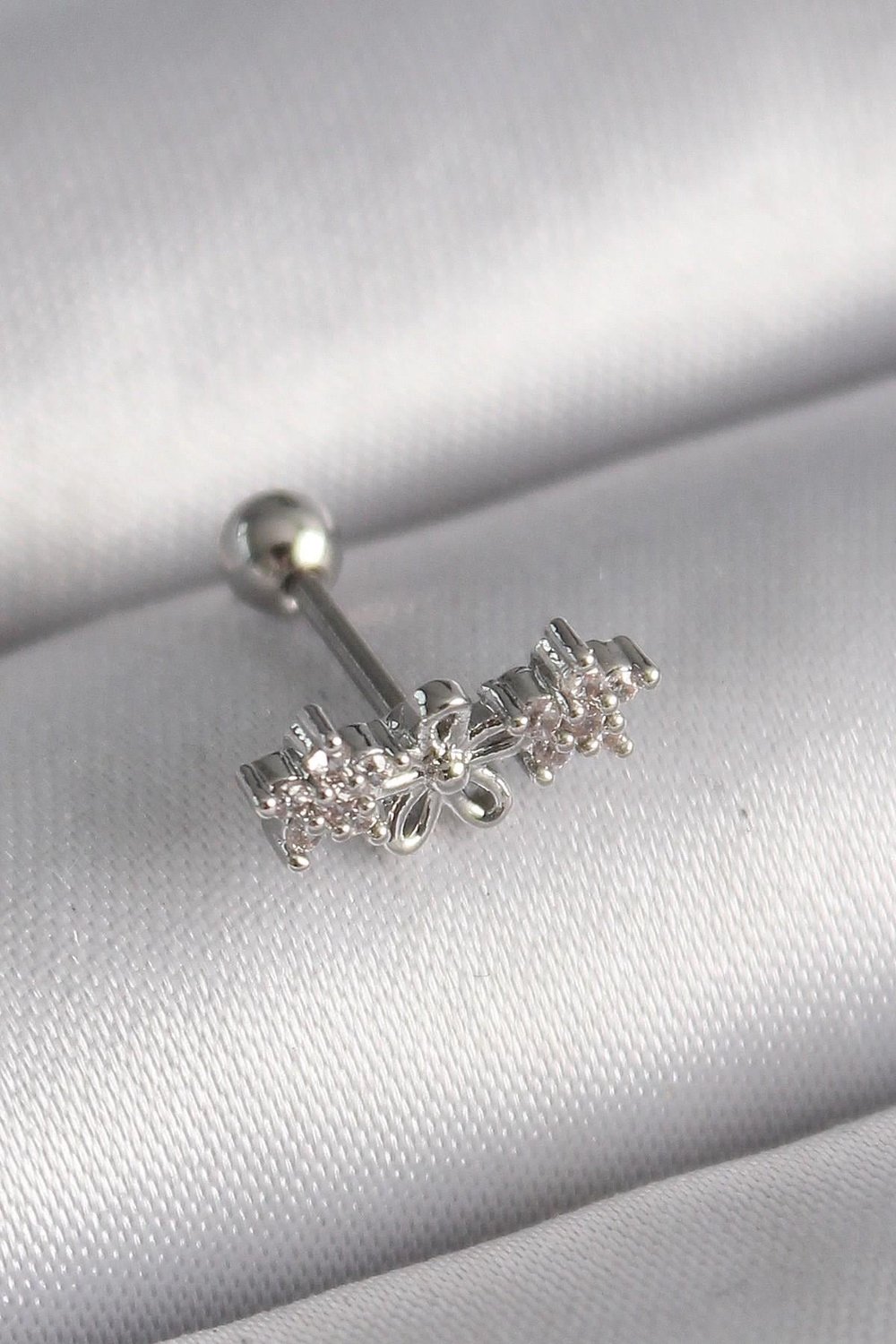 Mey İthalat® 316L Çelik Gümüş Renk Zirkon Taşlı Çiçek Tragus Piercing