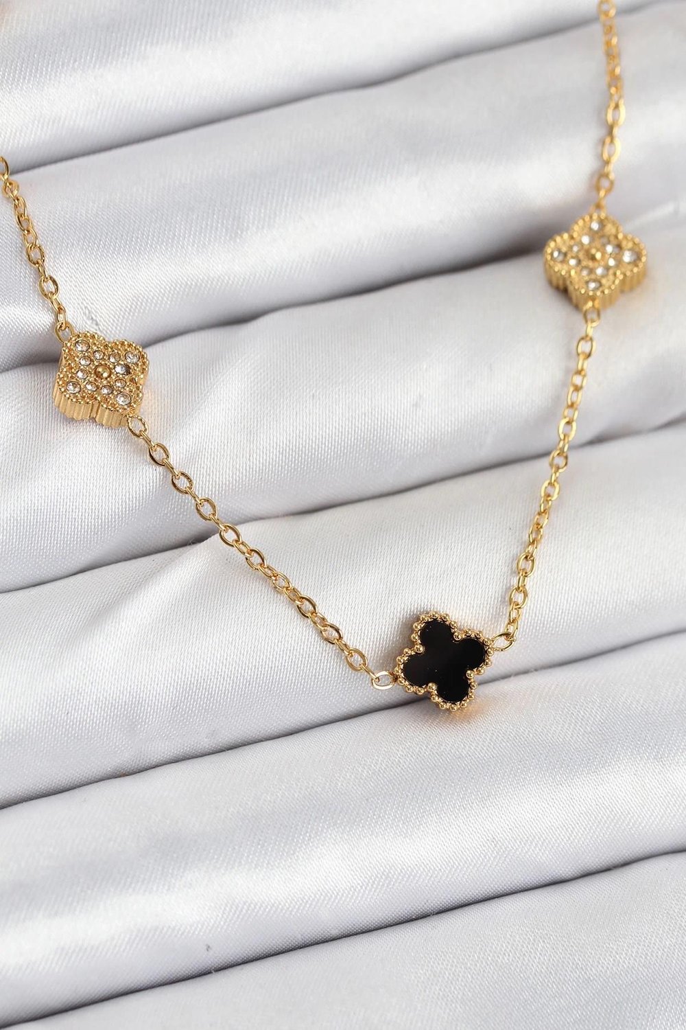 Mey İthalat® 316L Çelik Zincir Gold Renk Siyah ve Zirkon Taşlı Baby Boy Yonca Kadın Kolye