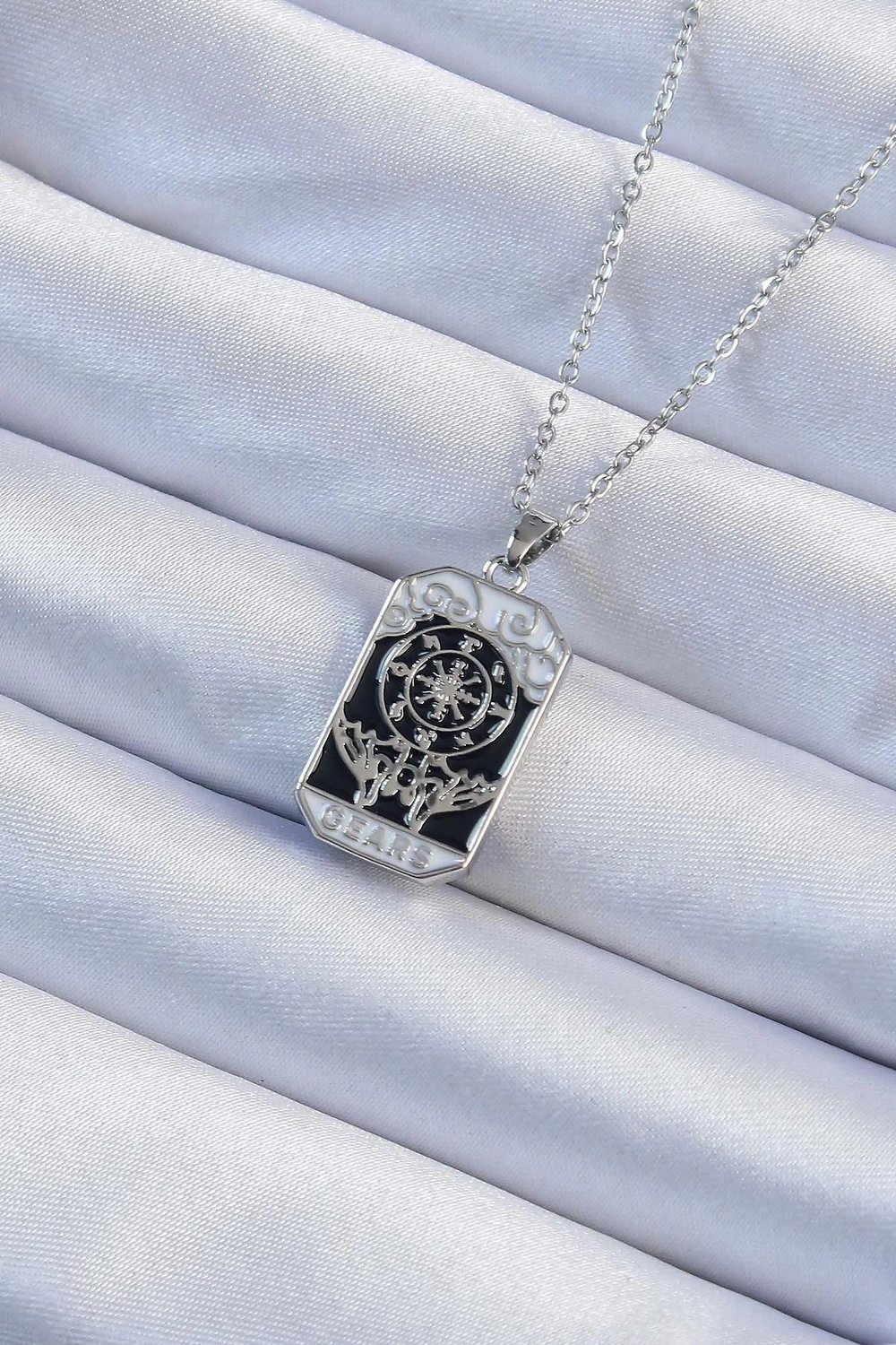 Mey İthalat® 316L Çelik Zincir Gümüş Renk İşlemeli Siyah Mineli Tarot Kolye