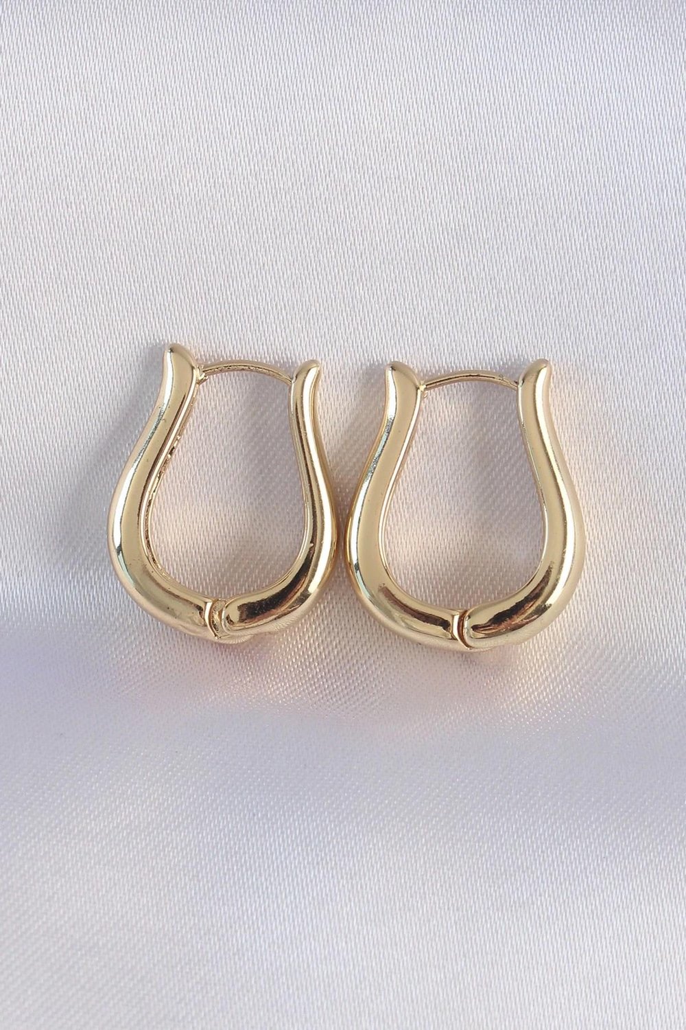 Mey İthalat® Pirinç Gold Renk İçi Boş Gül Küpe