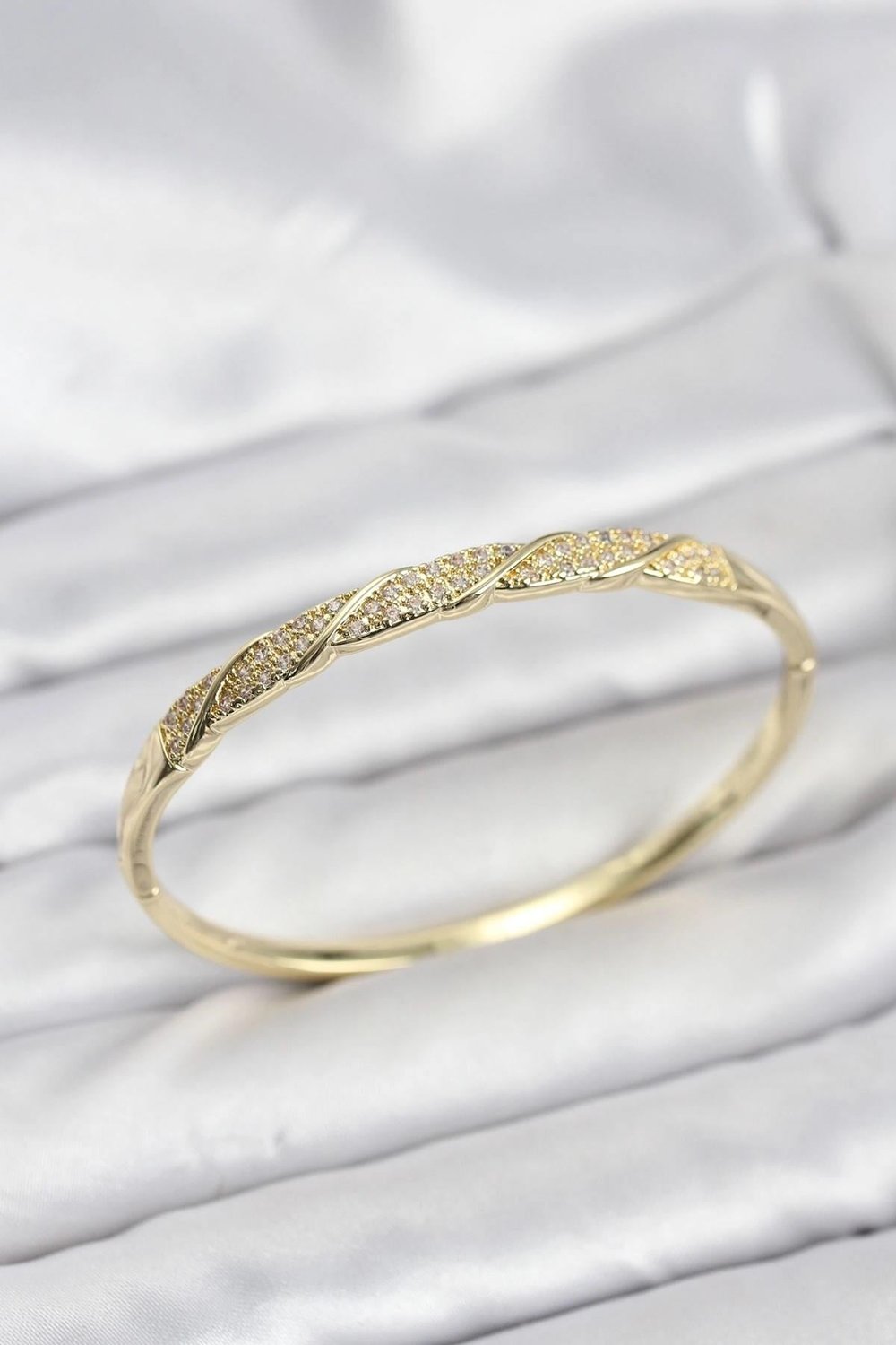 Mey İthalat® Pirinç Gold Renk Zirkon Taşlı Model Kadın Kelepçe Bileklik