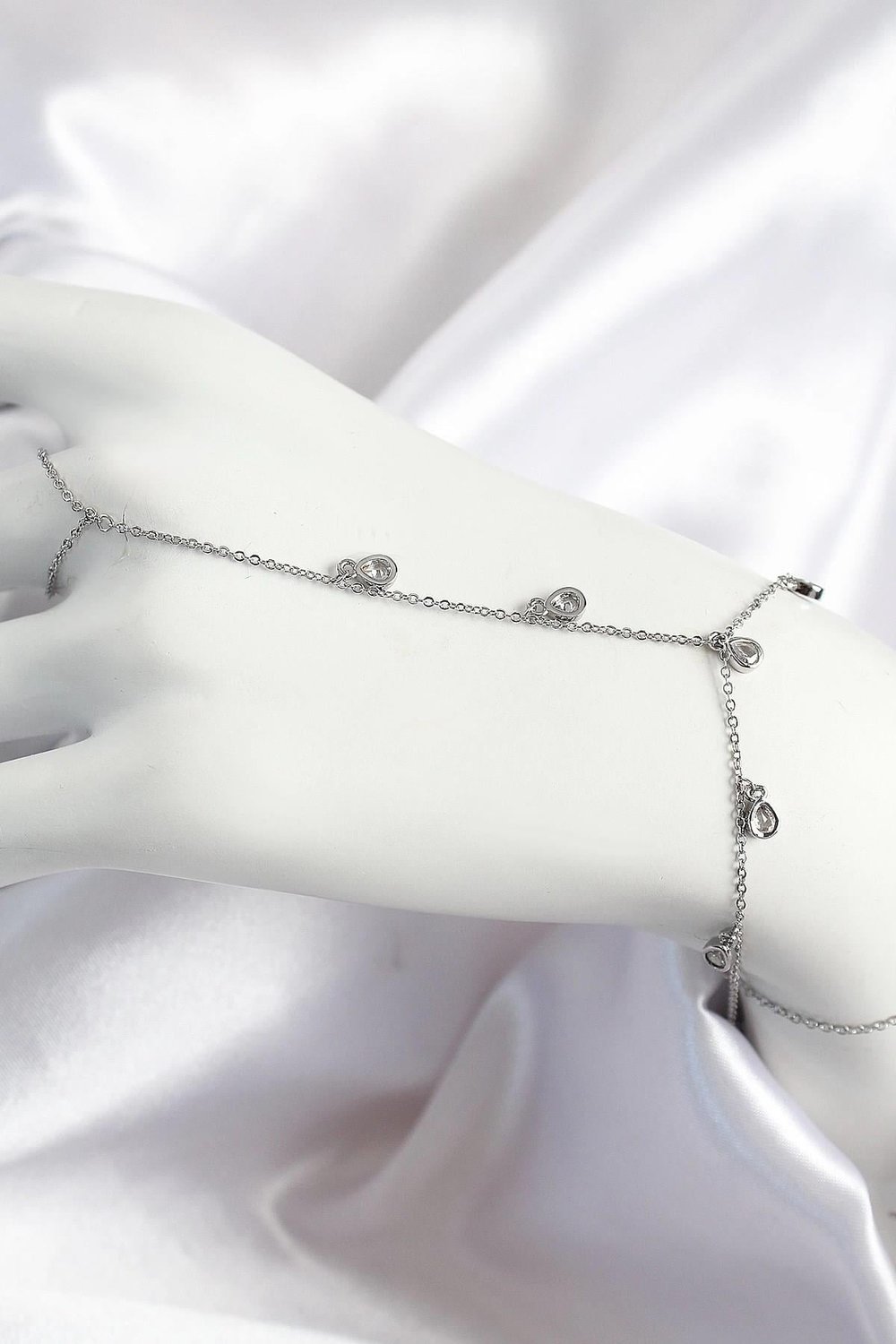 Mey İthalat® Pirinç Zirkon Taşlı Sallantılı Damla Model Gümüş Renk Kadın Şahmeran