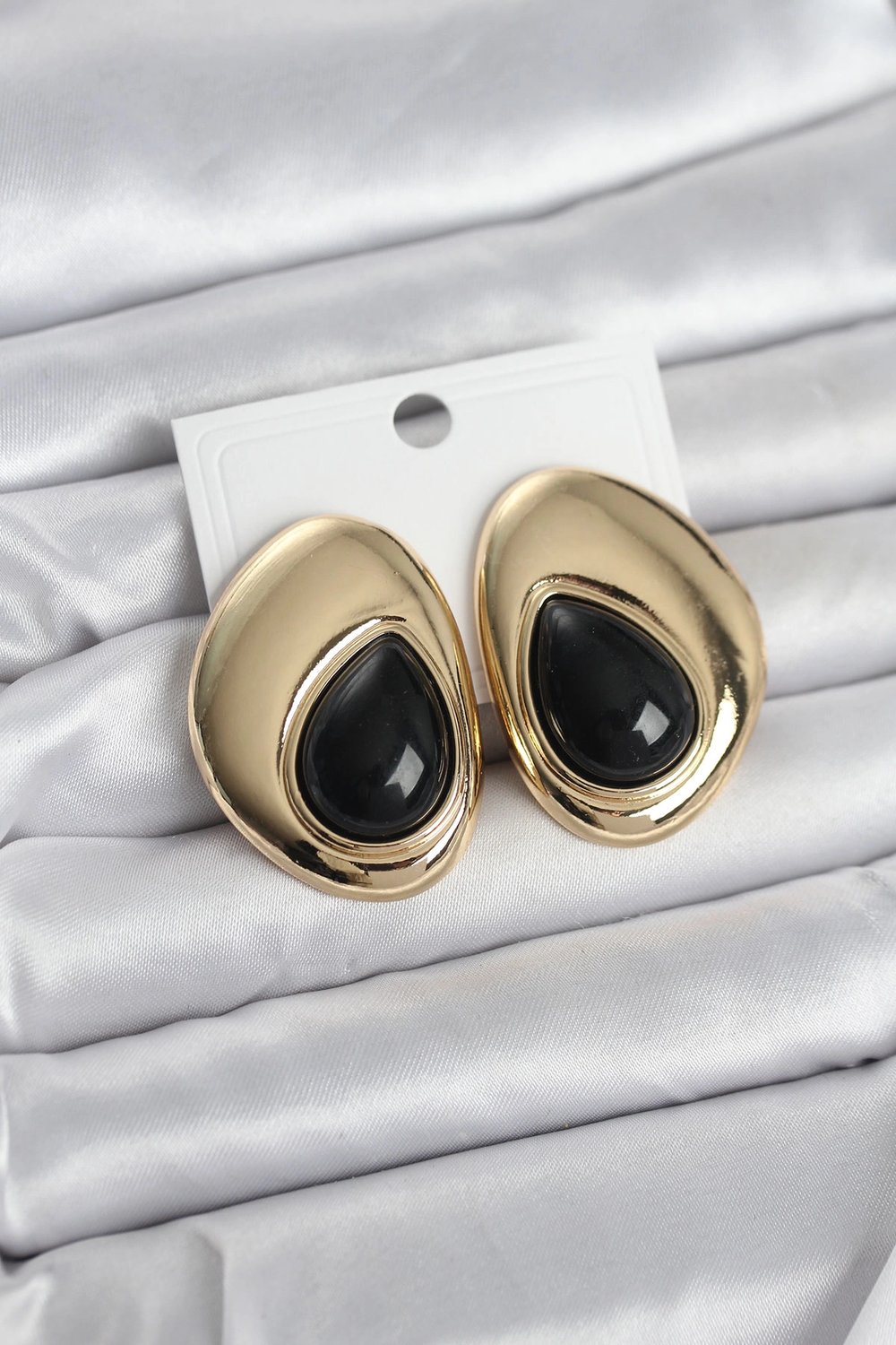 Pirinç Gold Renk Siyah Taşlı Damla Model Vintage Kadın Küpe