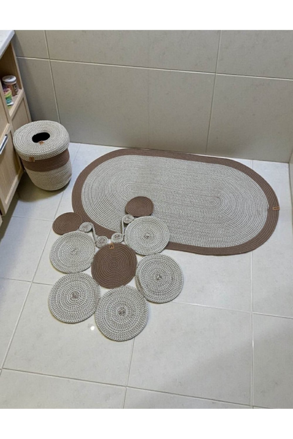 Banyo Seti 3'lü El Yapımı Örgü Paspas (60x100 cm) & Yuvarlak Çöp Kovası Seti | Leke Tutmaz