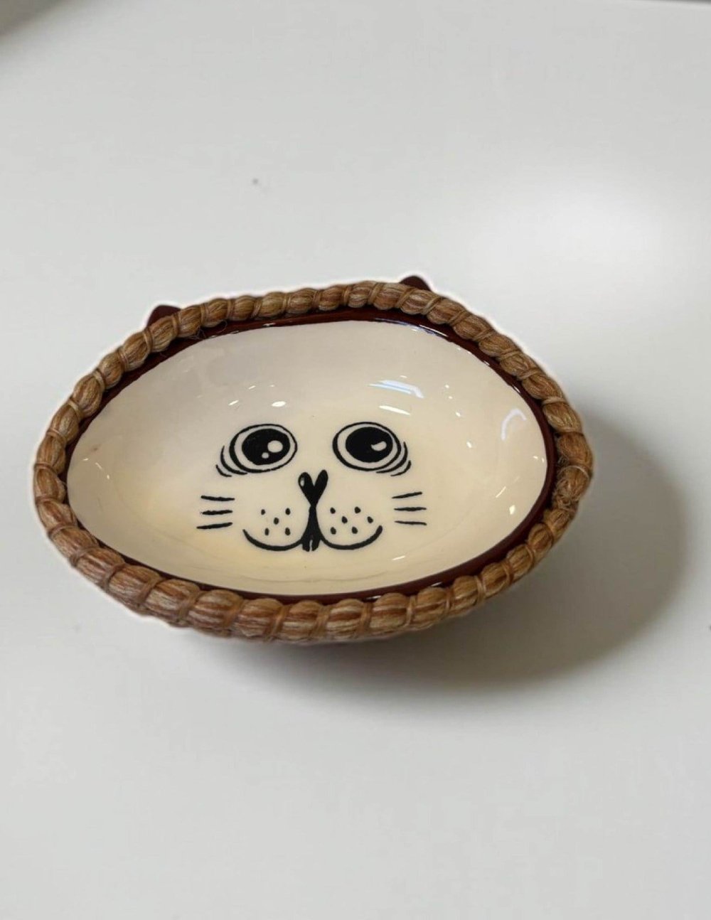 El Yapımı Mutlu Kedi Desenli Seramik Mama ve Su Kabı 16x13 cm