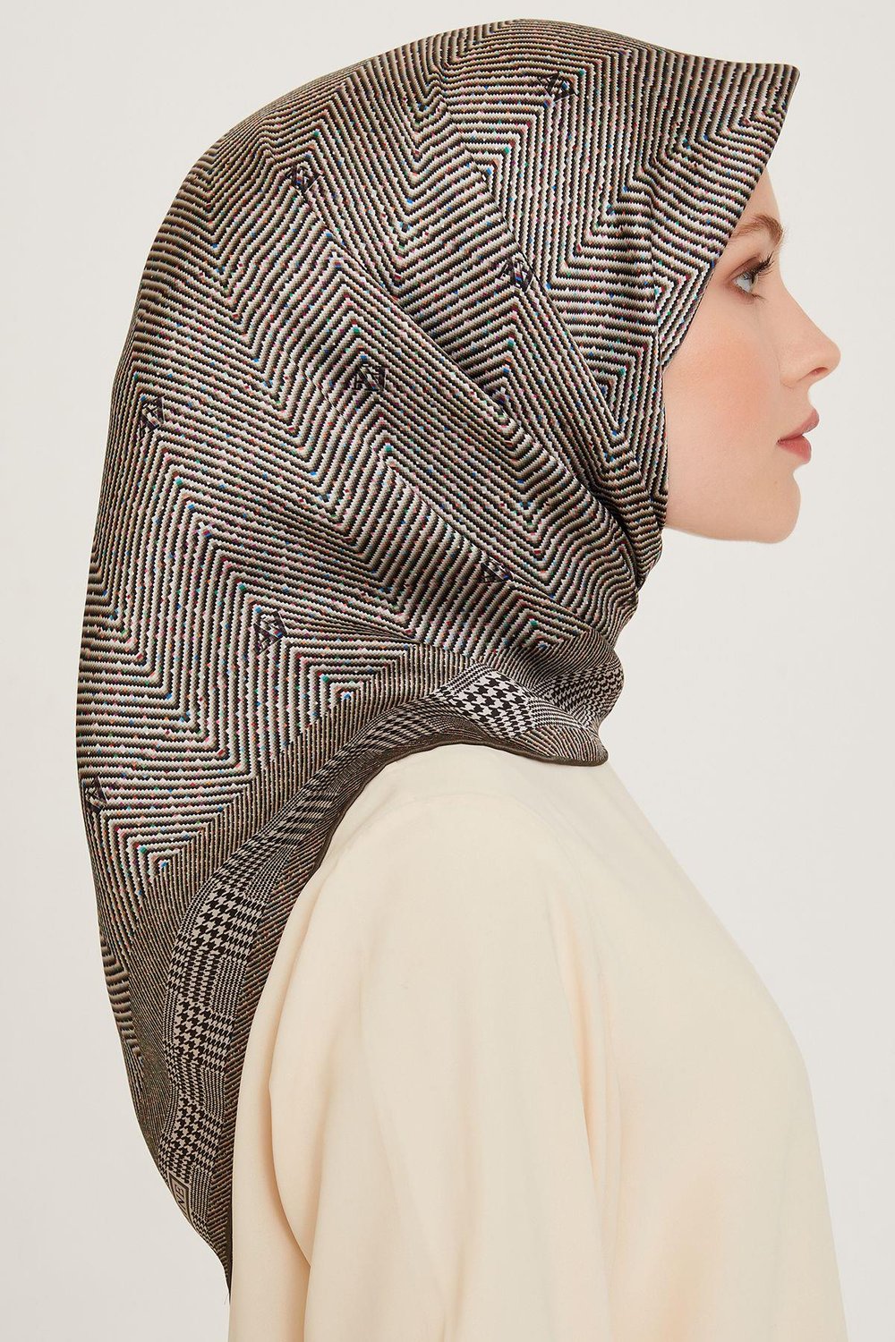 Armine 2025 Kış Sezonu %100 Twill İpek Eşarp 9252D 84